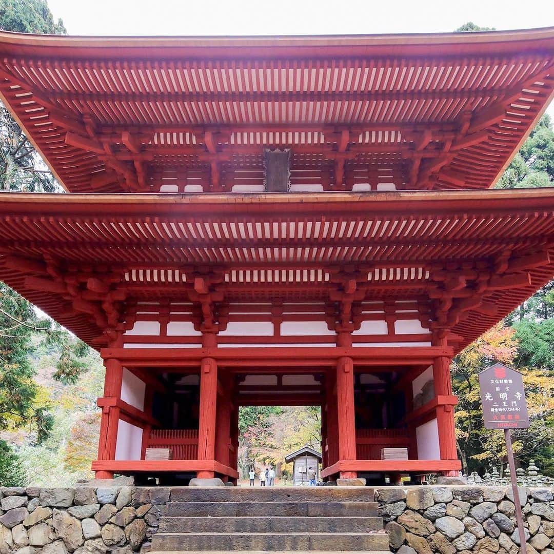 安田美沙子さんのインスタグラム写真 - (安田美沙子Instagram)「京都に海があること知っていますか？私のふるさと京都府は日本海に面しているんです✨  そのエリアを「海の京都」って言うんだって🤍  今回はせっかくなので海の京都の特産品を取り寄せてみました！  わたし用に日本酒「純米大吟醸　綾小町」と子どもたちには「マイヅルプリン」を取り寄せてみました。  日本酒の綾音は、口当たりが柔らかいこと。さっぱりしていて、初心者の方にお勧めだそう🤍  綾小町は華やかな味わいで、甘みと酸味を感じれて、洋食にも合いそう！     プリンはとろっとして、素材のフレッシュさを感じれて、子供達ももうひとつ！と叫んでいました☺️     コロナ禍であまり帰れないけど、こうやって取り寄せて京都を感じています。  今回利用したのは通販サイト「海の京都市場」。京都府北部の特産品など色々揃ってます🤍     私の大切なふるさと京都府では、府民限定でお得に旅行を楽しめる「きょうと魅力再発見旅プロジェクト」が実施されています。     詳しくは「海の京都」で検索してくださいね。  @uminokyoto_official  #海の京都 #福知山市 #舞鶴市 #綾部市 #宮津市 #京丹後市 #伊根町 #与謝野町 #天橋立 #夕日ヶ浦 #伊根の舟屋 #福知山城 #若宮酒造 #丹後ちりめん #マイヅルプリン #きょうと魅力再発見旅プロジェク #通販 #海の京都市場 #pr」12月20日 18時10分 - yasuda_misako