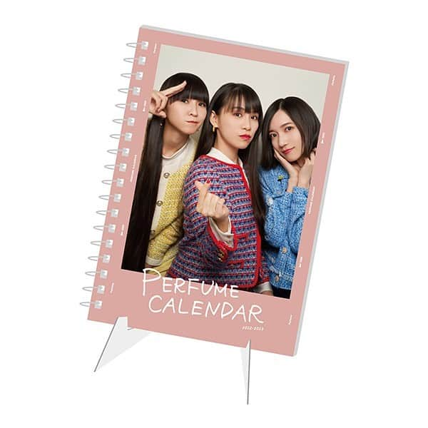 Perfumeさんのインスタグラム写真 - (PerfumeInstagram)「新年度4月始まりの「Perfumeカレンダー 2022-2023」の販売が決定！ 各月のイベントに合わせ、フォトブース風に撮影された色々なメンバーの表情がお楽しみいただけます🎶 Perfume LIVE 2022 [polygon wave]ライブ会場でも受注しますので、お見逃しなく👀  “Perfume Calendar 2022-2023” starting from April 2022, is now available for pre-order!! Make sure to check out the photo sticker like pages with events for each month✨ Link in stories.  #prfm」12月20日 22時03分 - prfm_official