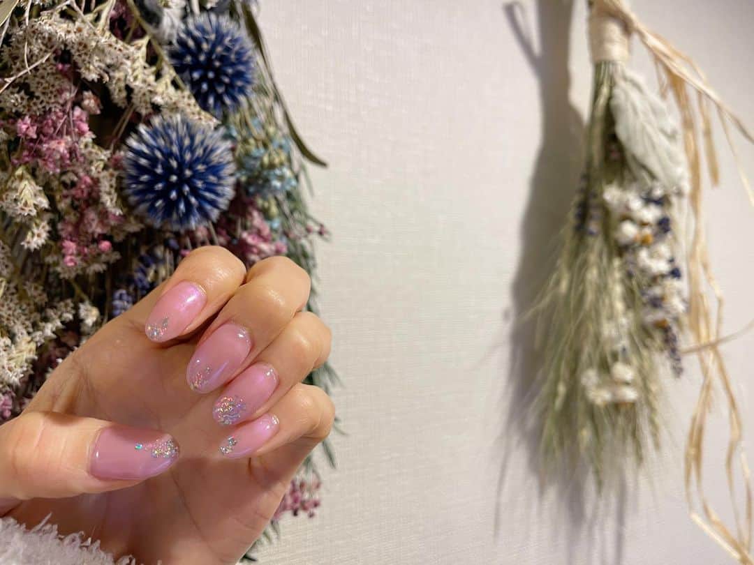栗原恵さんのインスタグラム写真 - (栗原恵Instagram)「🌰 New nail…🦩  #ハンドネイル」12月20日 22時25分 - megumi_kurihara_official
