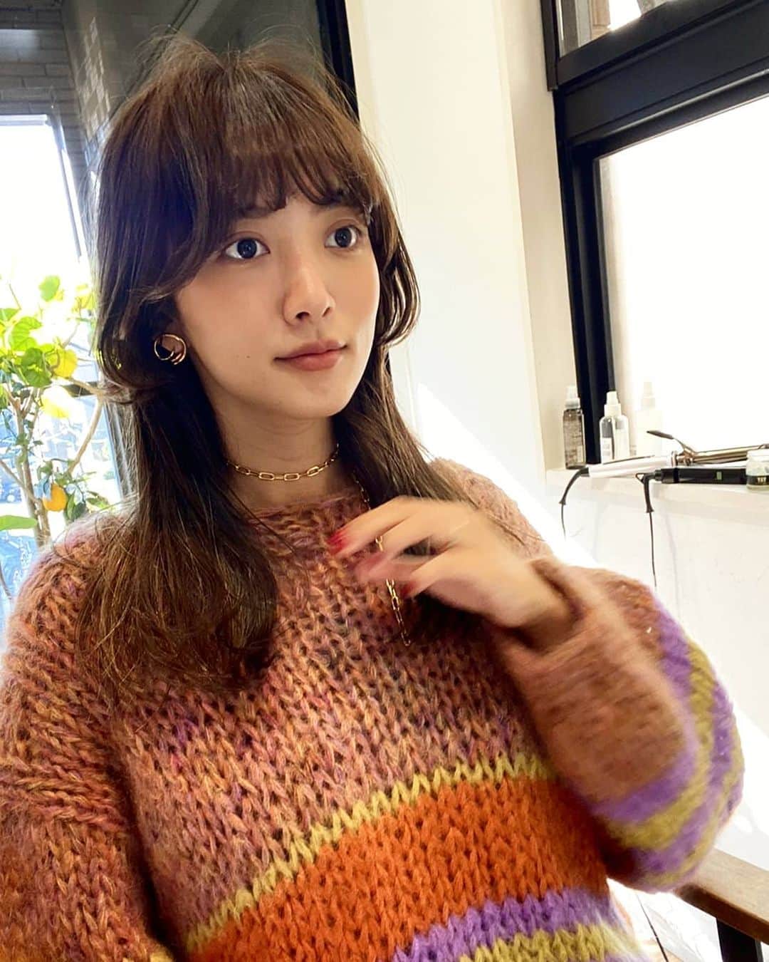 のインスタグラム：「マッシュロング。 顔周りの毛をバッサリいきました🍄 @ai___saitoo さん、一年ありがとぉ💕」