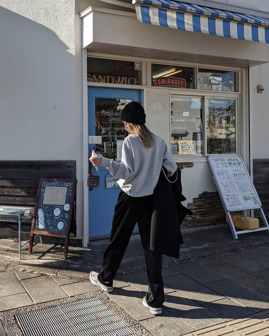 宮川由衣子さんのインスタグラム写真 - (宮川由衣子Instagram)「. アイスクリームを太陽にかざすタイプ☺️✌️ スウェットはウニクロ、パンツは昨日発売のACLENTでございます❤️ . #fashion #outfit #ootd #aclent」12月20日 22時43分 - yuiko_miyagawa