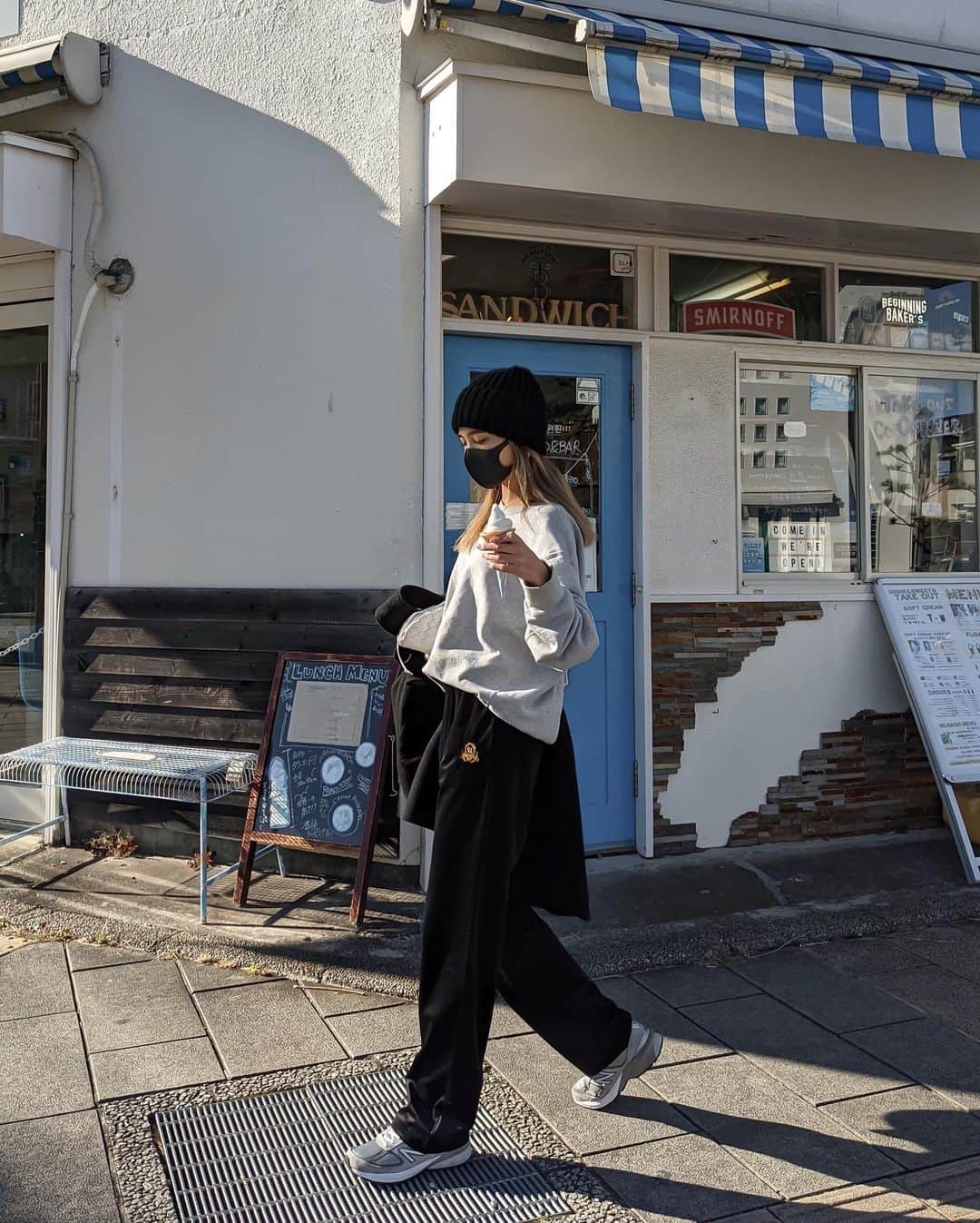 宮川由衣子さんのインスタグラム写真 - (宮川由衣子Instagram)「. アイスクリームを太陽にかざすタイプ☺️✌️ スウェットはウニクロ、パンツは昨日発売のACLENTでございます❤️ . #fashion #outfit #ootd #aclent」12月20日 22時43分 - yuiko_miyagawa