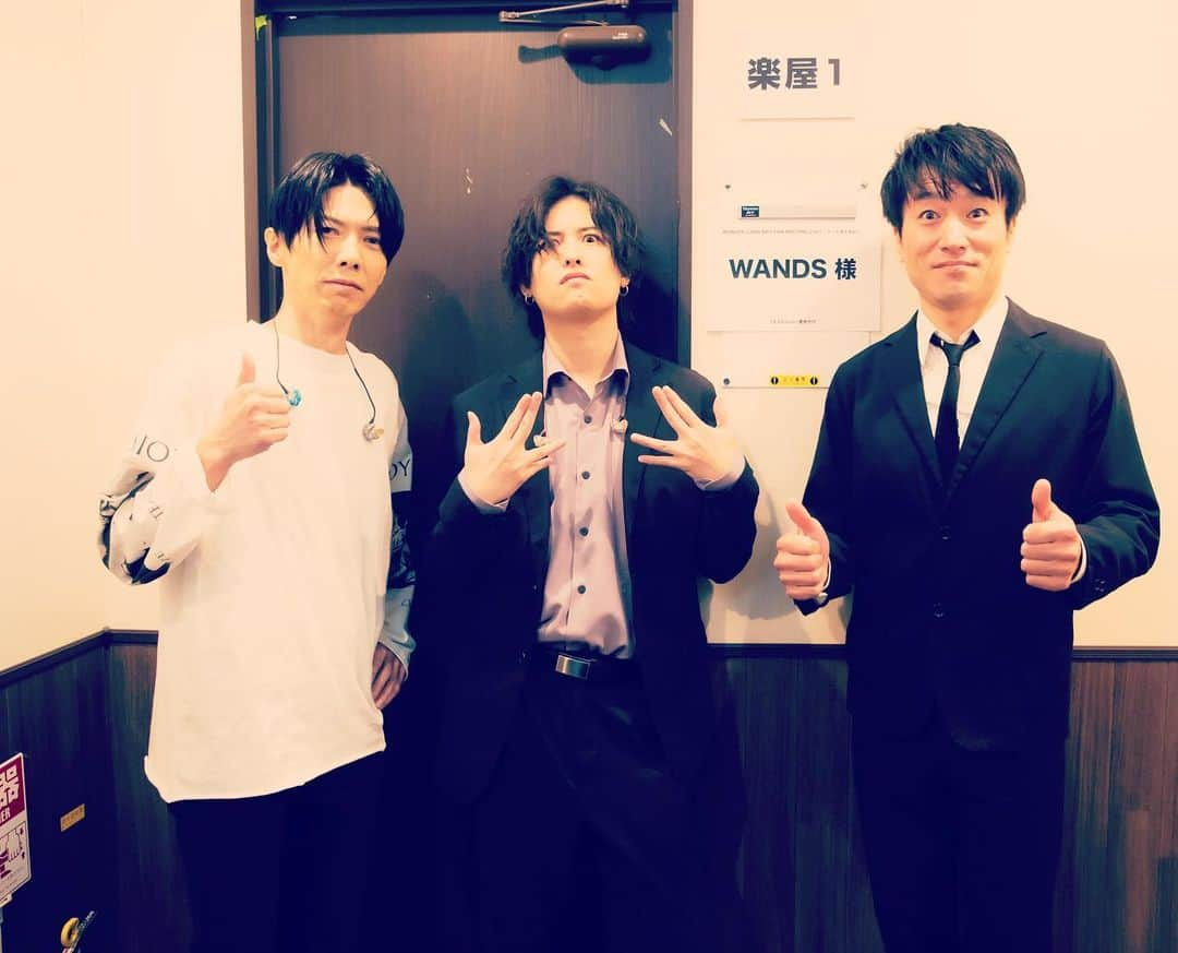 WANDSさんのインスタグラム写真 - (WANDSInstagram)「WANDER-LAND NEO FAN MEETING 2021 -やっと会えるね!!- 東京公演終了しました！ 皆さんありがとうございました！  #WANDS #第5期 #上原大史 #柴崎浩 #木村真也 #FCイベント #やっと会えたね #みなさん楽しんでいただけたのかな #感想などお待ちしております #大阪に続き今日のお弁当も美味しかった〜 #飯室大吾さんありがとうございました」12月20日 23時00分 - wands_official