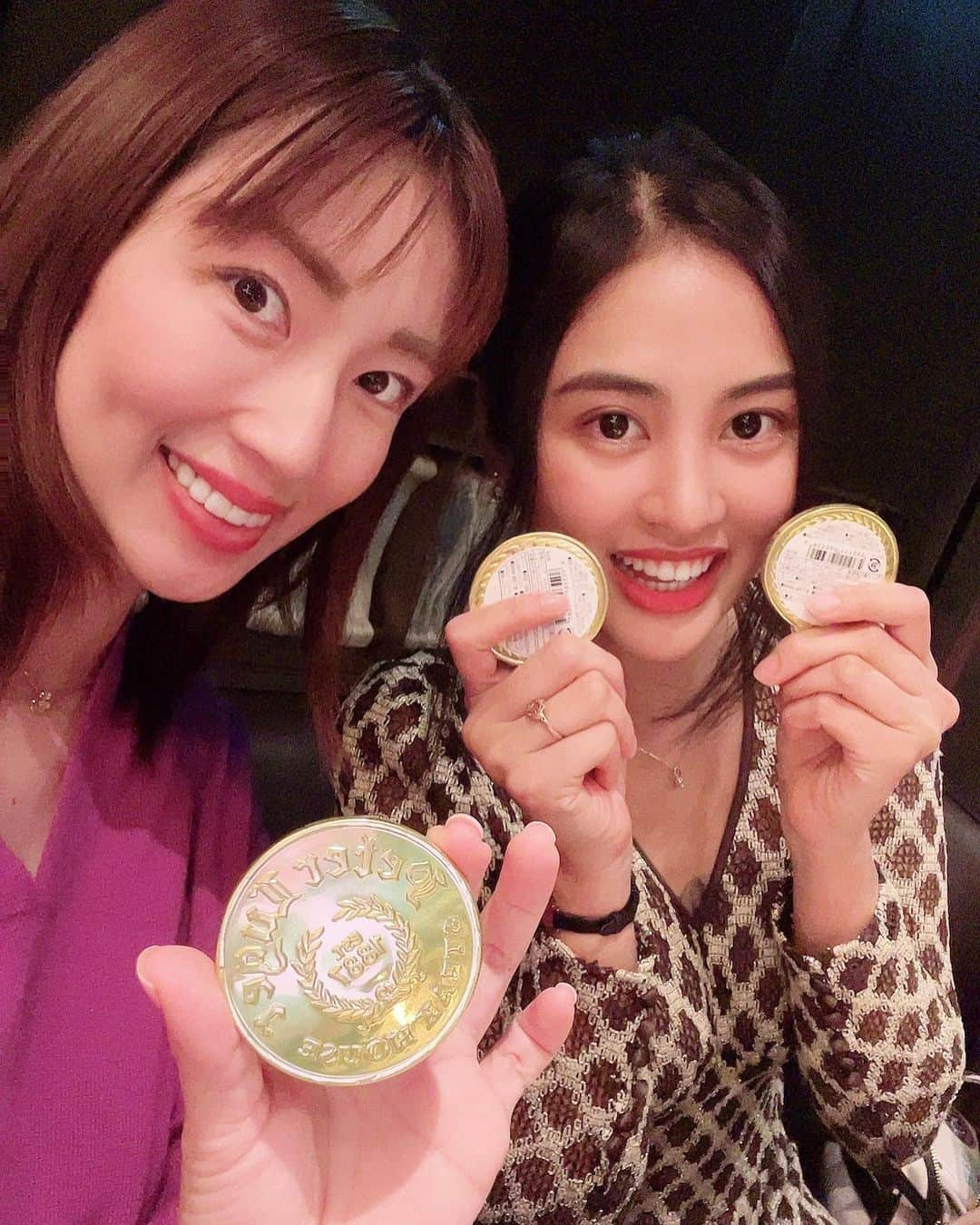 庄司ゆうこさんのインスタグラム写真 - (庄司ゆうこInstagram)「最近出来たばかりのお気に入りのご飯屋さん紹介します🤗 まずは、恵比寿のMLBカフェがあった場所の跡地に出来た @peterluger_steakhouse_tokyo ピータールーガー！！今年10月にオープンしたばかり☺️Tボーンステーキのお店で1番好きかも✨まわりがカリカリで中がジューシーで最高でした(^^) 4枚目は今年8月にオープンしたばかりの @ginza.inaba 稲葉の朝食❣️昼も夜も予定が合わない方とは最近ここで朝食ミーティングをするようにしています😋 今週も予約した(^^) 8枚目は今月オープンしたばかりの @vejiro.sibuyasouhonten ベジ郎！！ 野菜炒め専門店で野菜たっぷり食べたい方には超オススメ✨行列に並んだ甲斐ありました😋私は味噌味にしたけど次はポン酢で食べてみたいな(^^) #ピータールーガー#tボーンステーキ#ステーキ#恵比寿ランチ#銀座稲葉#銀座朝食#朝食#ベジ郎#渋谷#野菜炒め#野菜炒め専門店 #グルメ好きな人と繋がりたい」12月20日 23時15分 - yuko.shoji