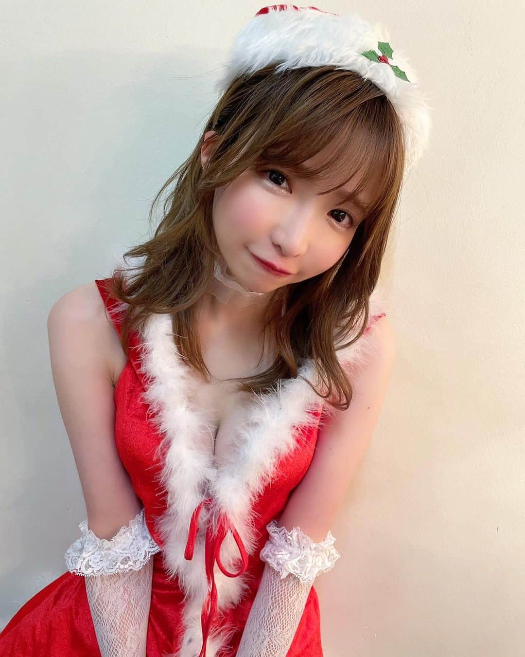 もえのあずきさんのインスタグラム写真 - (もえのあずきInstagram)「クリスマスプレゼントいらへんからいっしょに過ごしてくれへん？？🙈🎀💕  #サンタコス#もえあず#サンタコスプレ #クリスマスパーティー #クリスマスプレゼント #クリスマス #大食い#大食い女子 #大食いアイドル」12月20日 23時38分 - moeazukitty