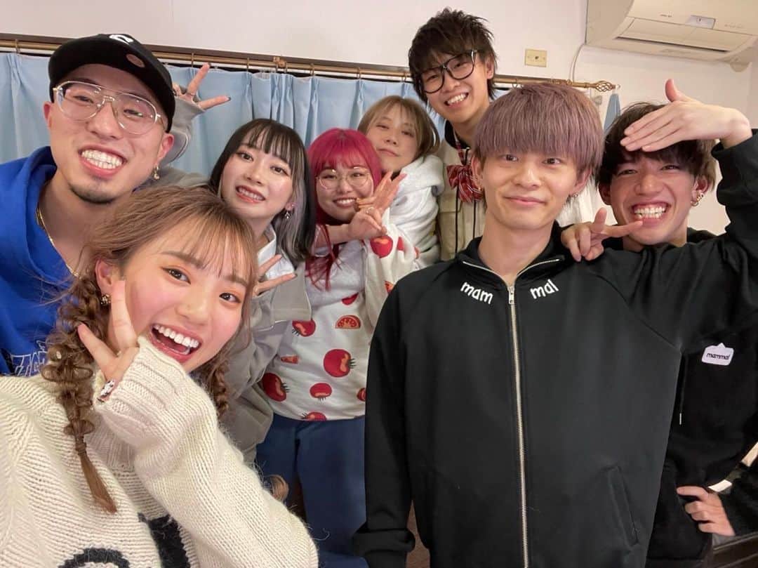 イニ（じん）のインスタグラム：「まったく。白組は最高だぜ。 素敵なサプライズを仕掛けてくれるし みんな仲良しで心許せる 白組って枠から抜け出しても関係なく これからもずっと仲良くして行きたい！ 幸せ！！！」