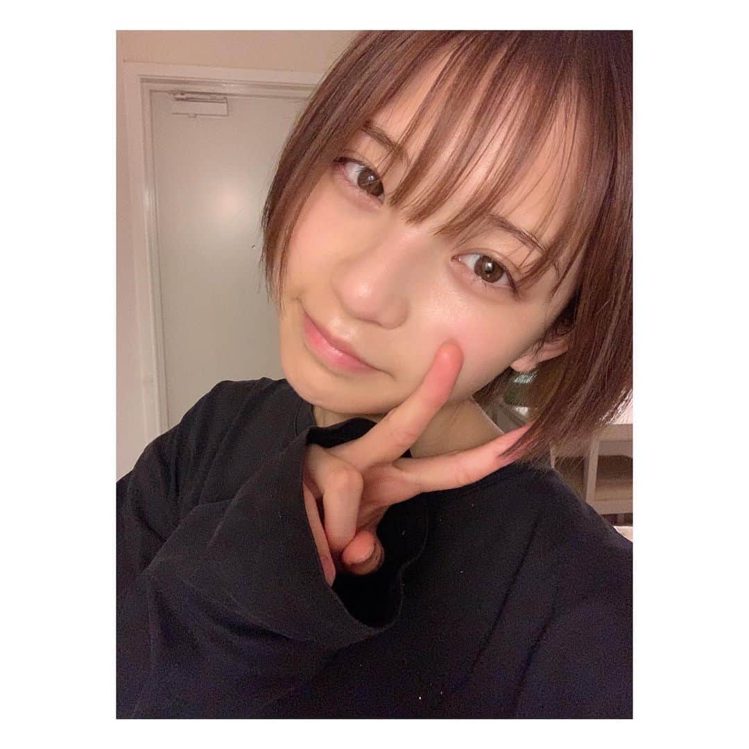 のインスタグラム：「髪伸びてきたな〜 でもこの長さもいい感じ♪  今日も1日おつかれさまでした！ おやすみなさーい(^^)」