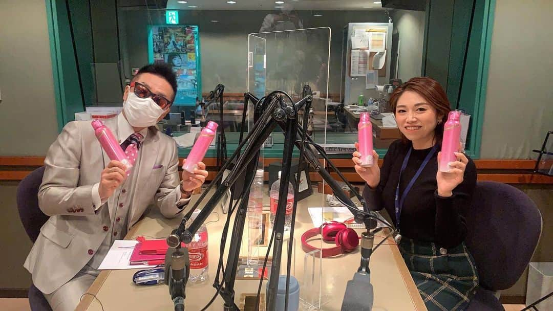 小林アナさんのインスタグラム写真 - (小林アナInstagram)「FM NACK5 ラジアナ  このあと深夜1時から！  今日はなんと！ 炭酸王子が朝までいてくれますよ🤴  王子への質問なども じゃんじゃんまだまだお待ちしてます✨ 電話コーナーにもぜひご参加下さい♪  #raji795」12月21日 0時59分 - genkobiribiri