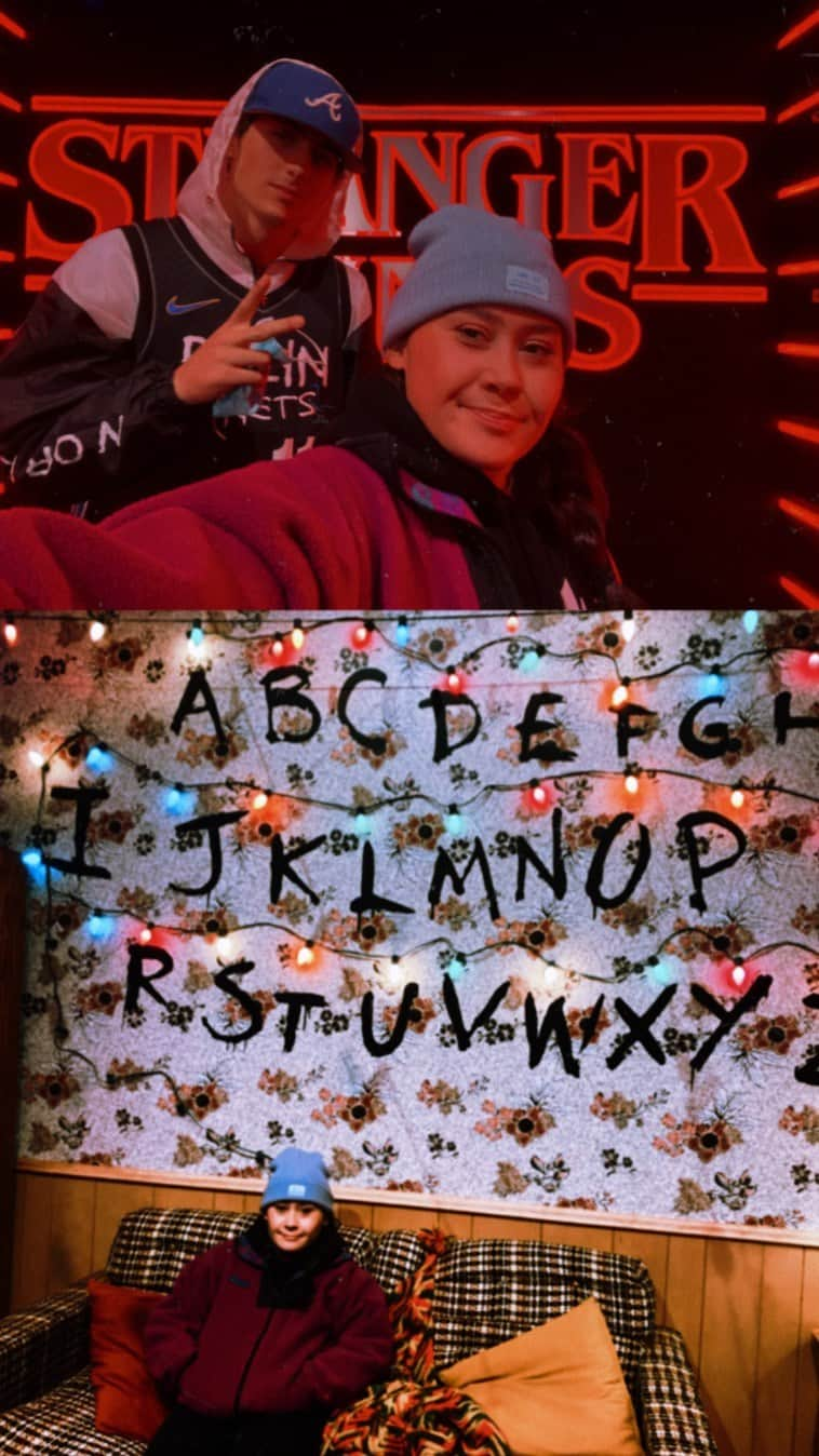 リン・マニュエル・ミランダのインスタグラム：「Brooke Vlogs: The Stranger Things Store in Times Square! #strangerthings」