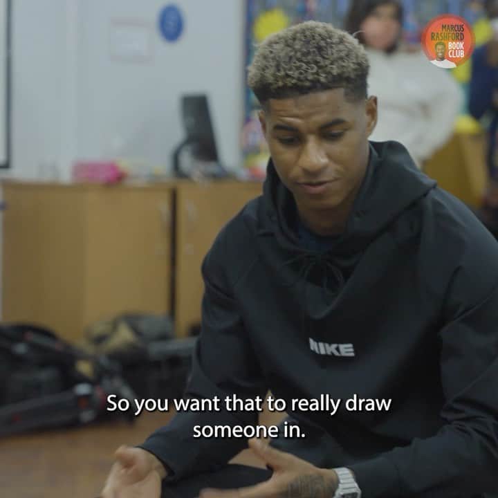 マーカス・ラッシュフォードのインスタグラム：「As with Pooja, Tom Percival has been a great member of the @marcusrashfordbookclub family. He joined me down at Button Lane a couple of weeks ago to talk to the children about ‘Silas and the Marvellous Misfits’, an action packed book that has been putting a smile on lots of faces 📚♥️  Order now: https://www.panmacmillan.com/authors/tom-percival/silas-and-the-marvellous-misfits/9781529029192  @macmillankidsuk @tompercivalbooks」