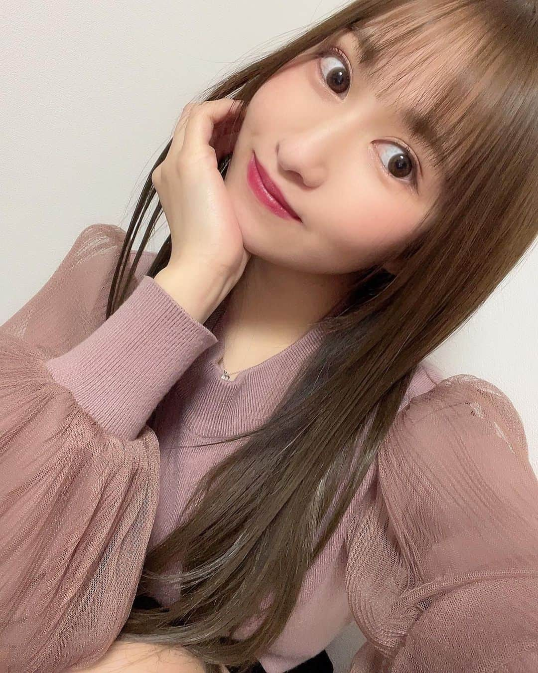 白宮奈々のインスタグラム：「. おはようございますっ☺️✨ . . . . . . . . . . . . . . . . . 早くちゃんとお伝えしたいことがあるんだけど、 もう少し待っててねっ🥺🥺🥺 . . . . . ❤️写真集『ビキニパークへようこそ』発売中❤️ . ❤️トレーディングカード発売中❤️ . . . #ミスFLASH2020  #アイドル  #idol #モデル #model  #童顔  #japanesegirl #japaneseidol  #asiangirls #asian #asianbeauty  #ig_japan #igers #picoftheday #lingerie  #童顔女子 #低身長女子 #低身長  #低身長コーデ #かわいいものが好き #ファッション #ファッションコーデ  #ヘアアレンジ #ヘアスタイル」