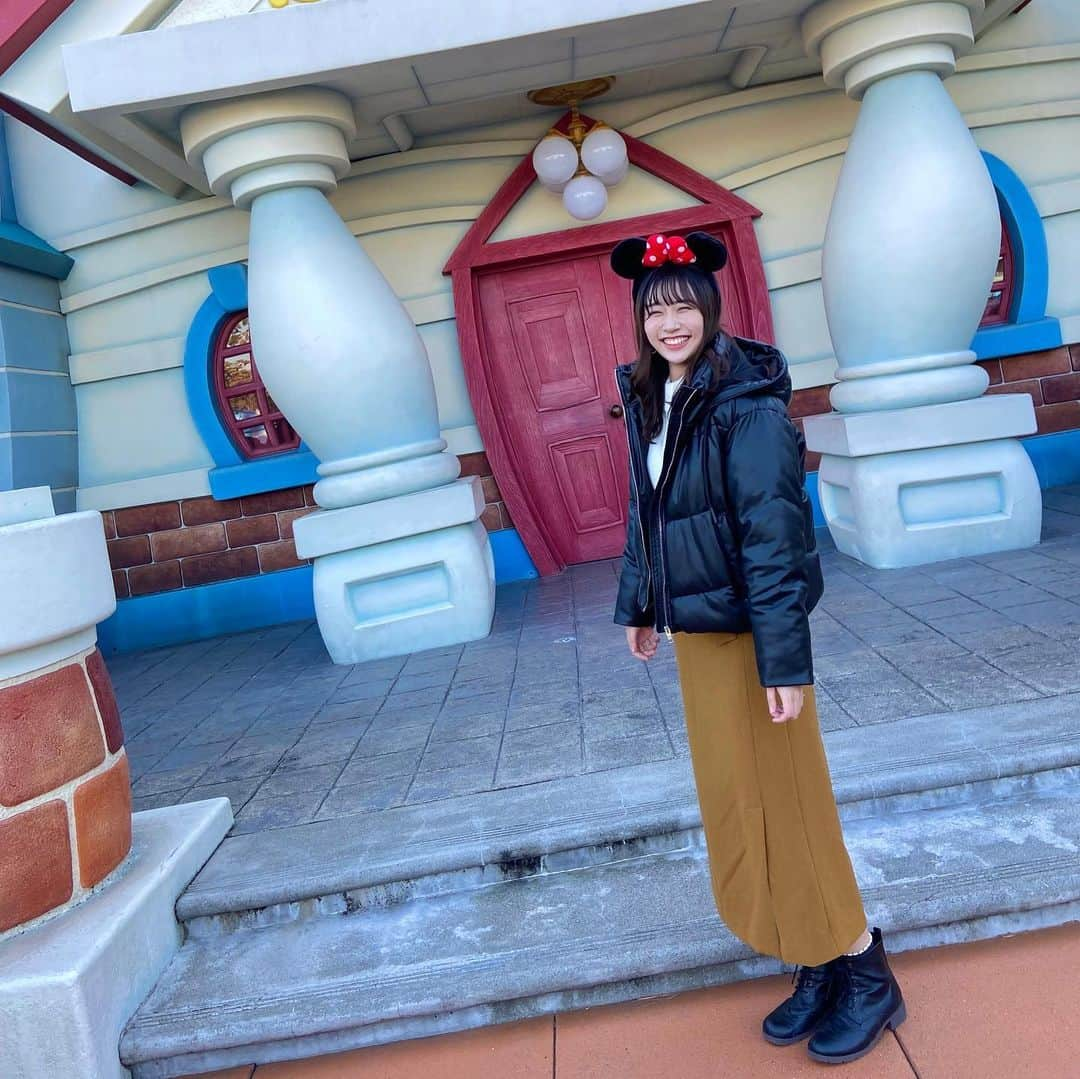 平野詩乃さんのインスタグラム写真 - (平野詩乃Instagram)「🐭 久しぶりに夢の国へ🏰 いいお天気！！  #disneyland #ディズニーランド」12月21日 12時48分 - hirano.shino