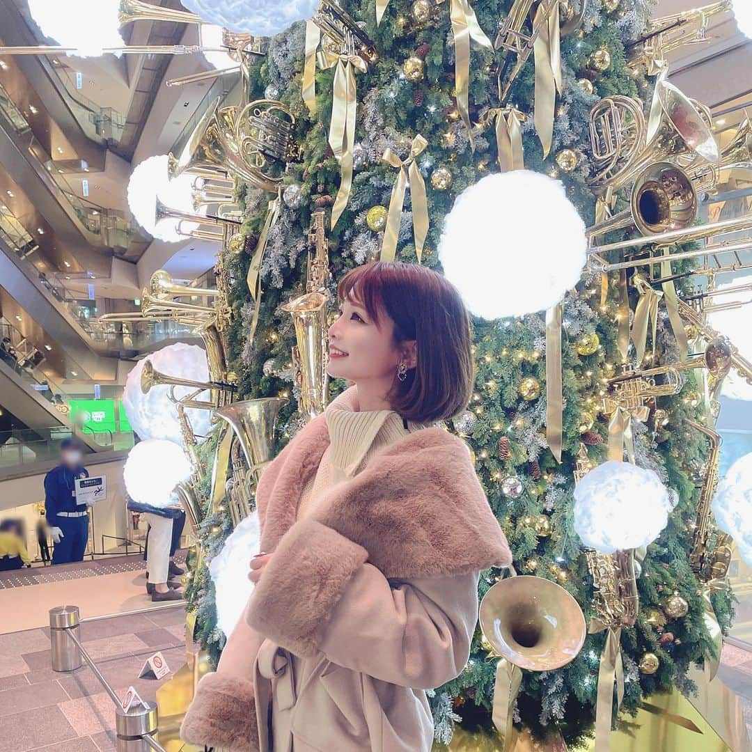 米倉みゆさんのインスタグラム写真 - (米倉みゆInstagram)「表参道ヒルズ「100 twinkle sounds ～未来へのファンファーレ～」♪ .*🎺🎷🎶 · 特別演出が幻想的だった🎄 · · · · · ·  #表参道ヒルズ #表参道 #表参道映え  #表参道イルミネーション #イルミネーション #イルミネーション2021  #原宿 #青山 #イルミ #クリスマス #クリスマスツリー #ファーコート #横顔 #ポートレート #撮影会 #撮影モデル #被写体 #whoswhochico  #Chicoomotesando #illumination  #xmas  #christmas  #christmastree  #merrychristmas  #tokyo #japan #japanesegirl #japantrip #winter  #fashion」12月21日 13時25分 - yone__miyu630