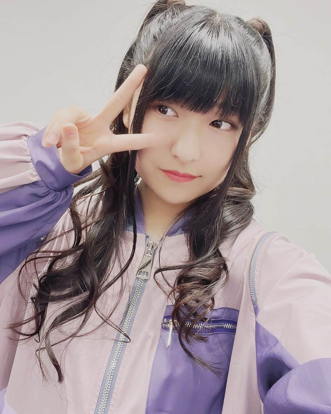 りりりのインスタグラム：「❤️‍🔥ワクワクのお知らせ❤️‍🔥  この度❕moz FOREST LABELさんとりりりのコラボが決定🎉 デザインやカラーを普段たくさん着れるように考えてみました💓(超可愛いのでお楽しみに…) ⚠️完全受注生産⚠️で、りりりコラボ商品は1月に受注開始です❣️❣️ ほんまに可愛いから覚悟しててね  いっぱいオソロしましょ💗💗💗 秋冬から夏前までヘビロテ確定アイテム💗  @moz_forest_label」