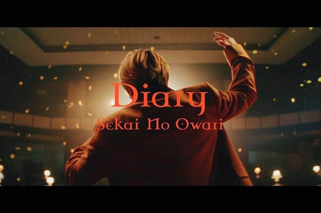 Nakajinのインスタグラム：「"Diary" MV公開になっております。  ロケ地は75年前からあるダンスホールだそうで、建物だけでとても味わい深かったですし、佐久間祥朗さん @sakuma108  田辺桃子さん @momoko__tanabe  の佇まいがとても素敵で撮影中見惚れてしまいました。 おふたりともありがとうございます☺️  監督は5作連続で池田大 @dai_ikeda_ さんです！」