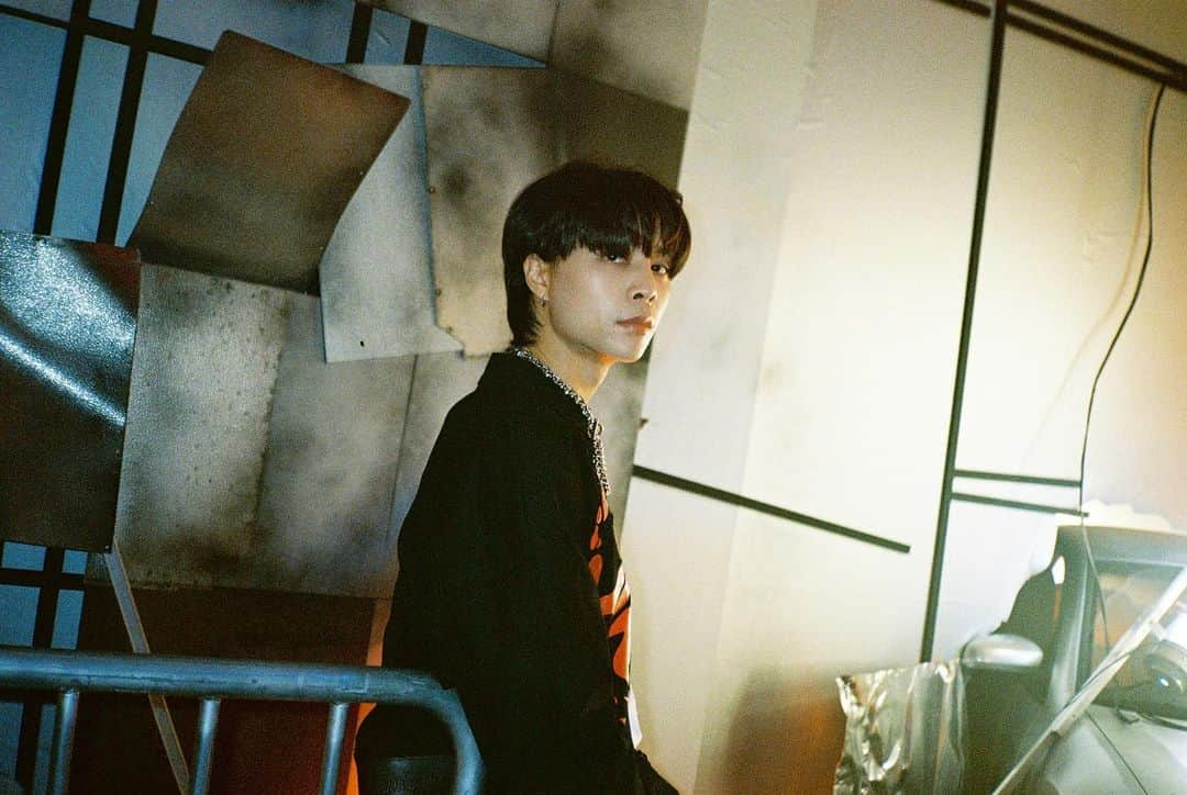 NCT 127さんのインスタグラム写真 - (NCT 127Instagram)「🖤🐱🌻🖤  #JOHNNY #NCT127 #Earthquake #NCT #Universe #NCT_Universe」12月21日 15時30分 - nct127