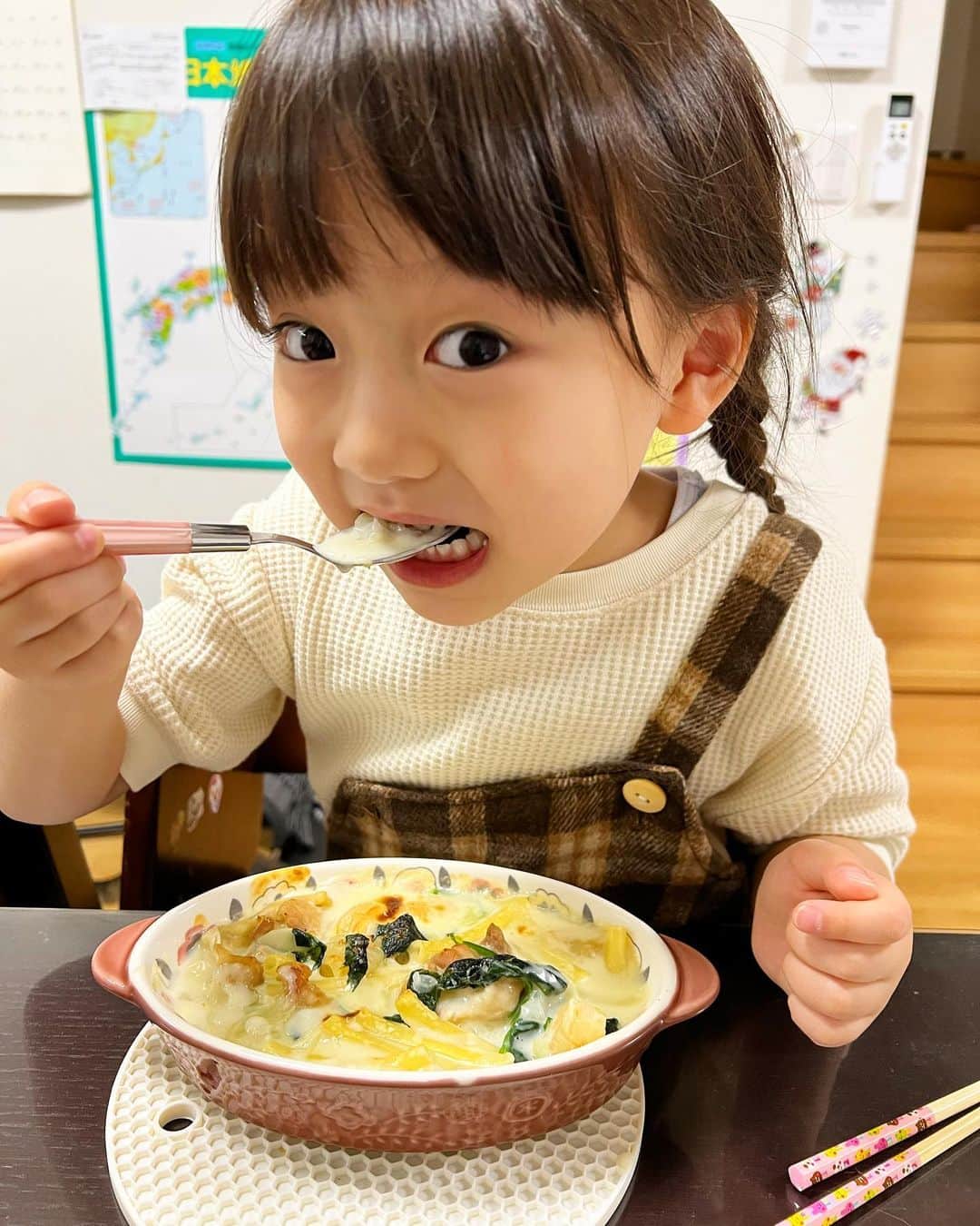 ゆうひなたさんのインスタグラム写真 - (ゆうひなたInstagram)「. . . グラタン大好き娘🤤💗💗. . . グラタン皿getしたから 作ってみたら 「ママ天才！！これ一番美味しい！！」と 過去最速で食べてくれた🤣👏💗. . . .」12月21日 17時35分 - yu_hinataxx