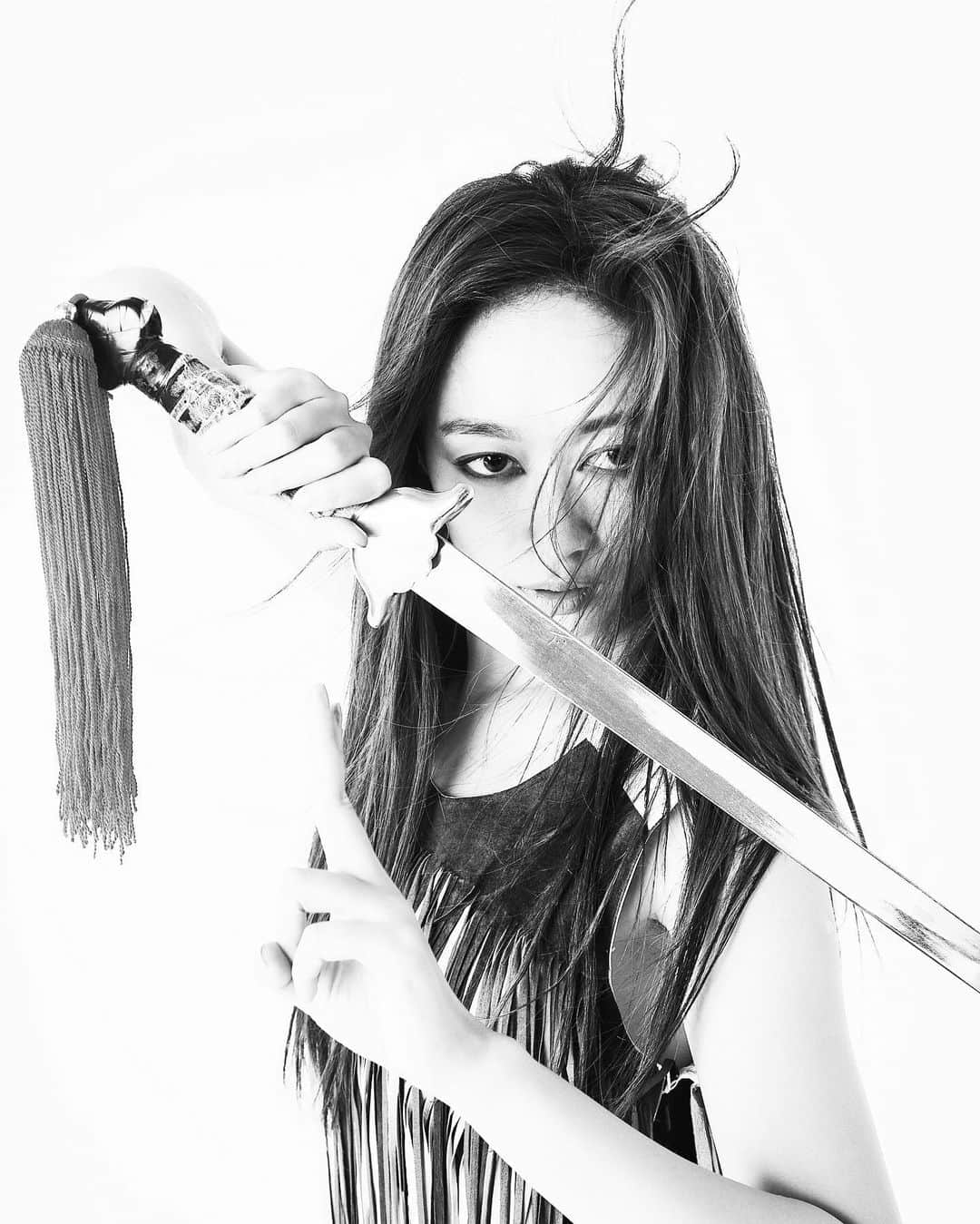 梨衣名さんのインスタグラム写真 - (梨衣名Instagram)「髪に宿る小さな命🔥⚔  #wushu #kungfu #kungfugirl #kungfulife #wushugirl #sword #中华武术 #武术 #剑」12月21日 20時49分 - leena3.1415926