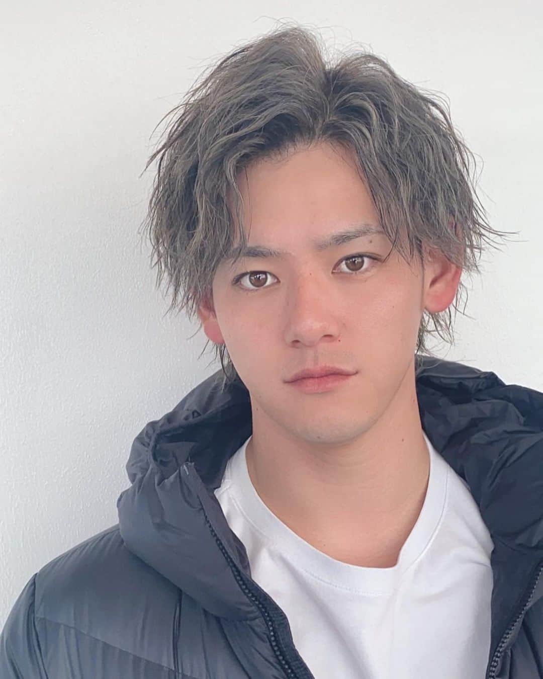 伊藤裕季也さんのインスタグラム写真 - (伊藤裕季也Instagram)「...2021.12.21 . . . R.O.B行ってきました💇  今回も亮さんに全てお任せで お願いしました！ 人生初のシルバーです✨  亮さんの安心感、実力は 本当にすごいです！ とりあえず行ってみてください！  @r.o.b_ryo  @r.o.b_hair   シャンプー、トリートメントも 発売されてるので 是非是非使ってみてください😊」12月21日 21時00分 - yukiya.ito.official