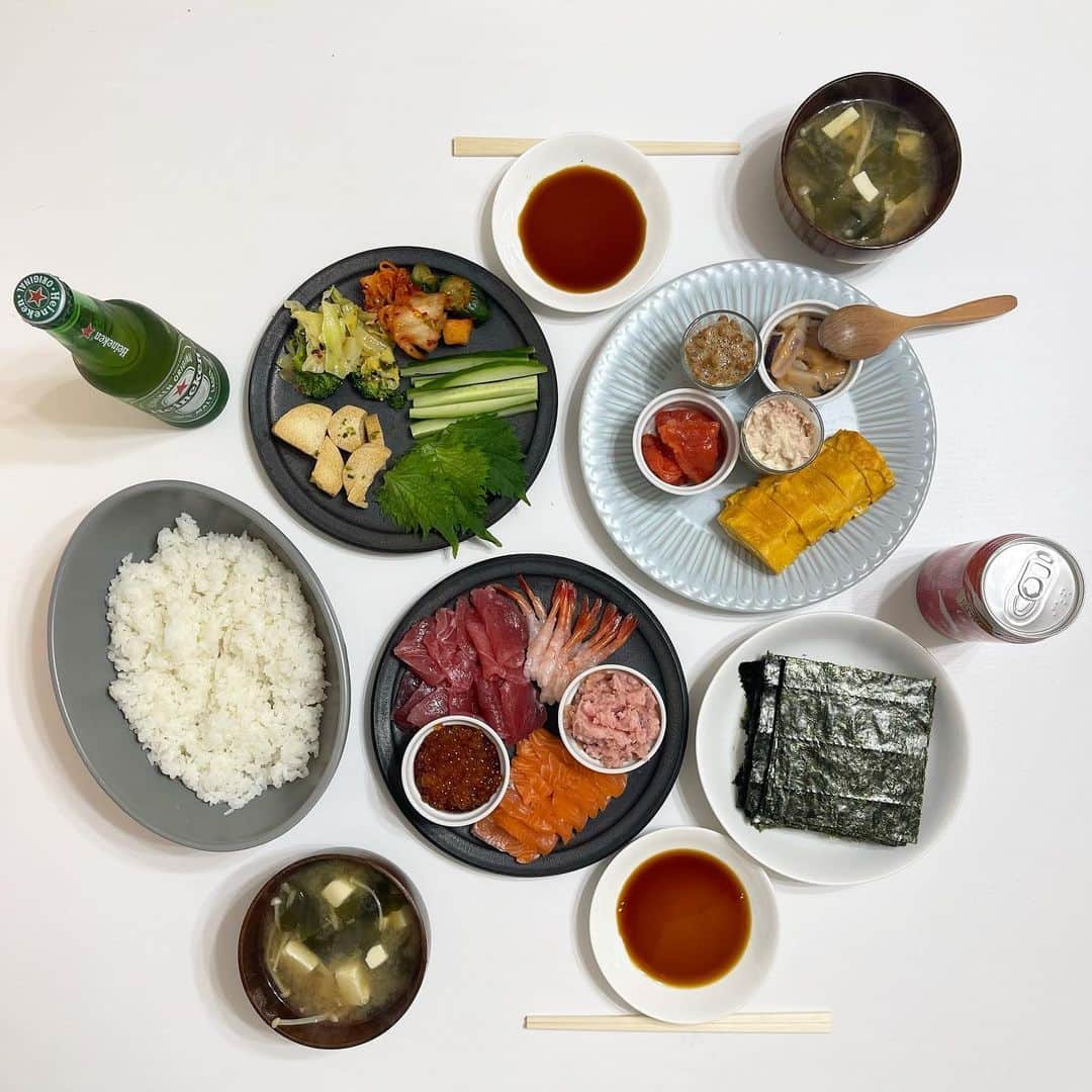浪花ほのかのインスタグラム：「クリスマスパーティー♡♡ 手巻き寿司！！！🍣🔆」