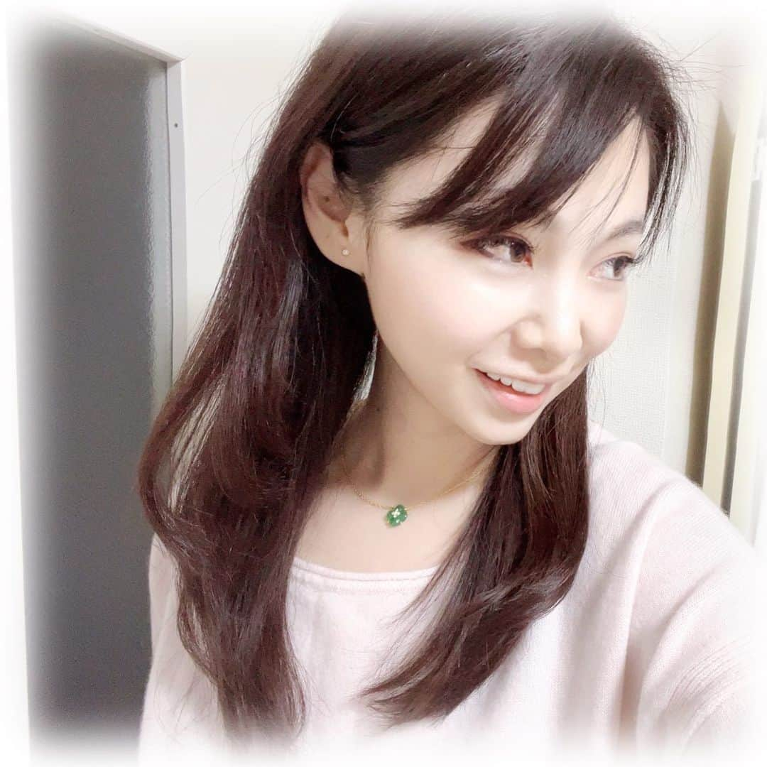 柴本愛沙さんのインスタグラム写真 - (柴本愛沙Instagram)「❤︎ ヨンアちゃんがディレクターを務めるブランド @coel.official のカフェでひと休み☕️ トリュフあんバターサンド、絶品でした♡  最近よくつけているネックレスは @thialh_official_jp 💠 前向きな意味を持つグリーンのストーンと、 強い輝きを放つダイヤモンドの組み合わせ💎 さりげなく華やかさがプラスされます♪ 2022/1/5まで、20％オフだよ✨  #クリソプレーズ #ダイヤモンド #ネックレス #アクセサリーコーデ #thialh #coel #coelcafe #コエル #コエルカフェ #表参道カフェ #カフェ巡り #表参道カフェ巡り #表参道カフェランチ #表参道ランチ #okashiya #インスタ大学 #コラボカフェ #トリュフあんバターサンド #ヨンアちゃんのブランド #okashiya #東京女子部 #青山カフェ」12月21日 21時24分 - aisa_shibamoto