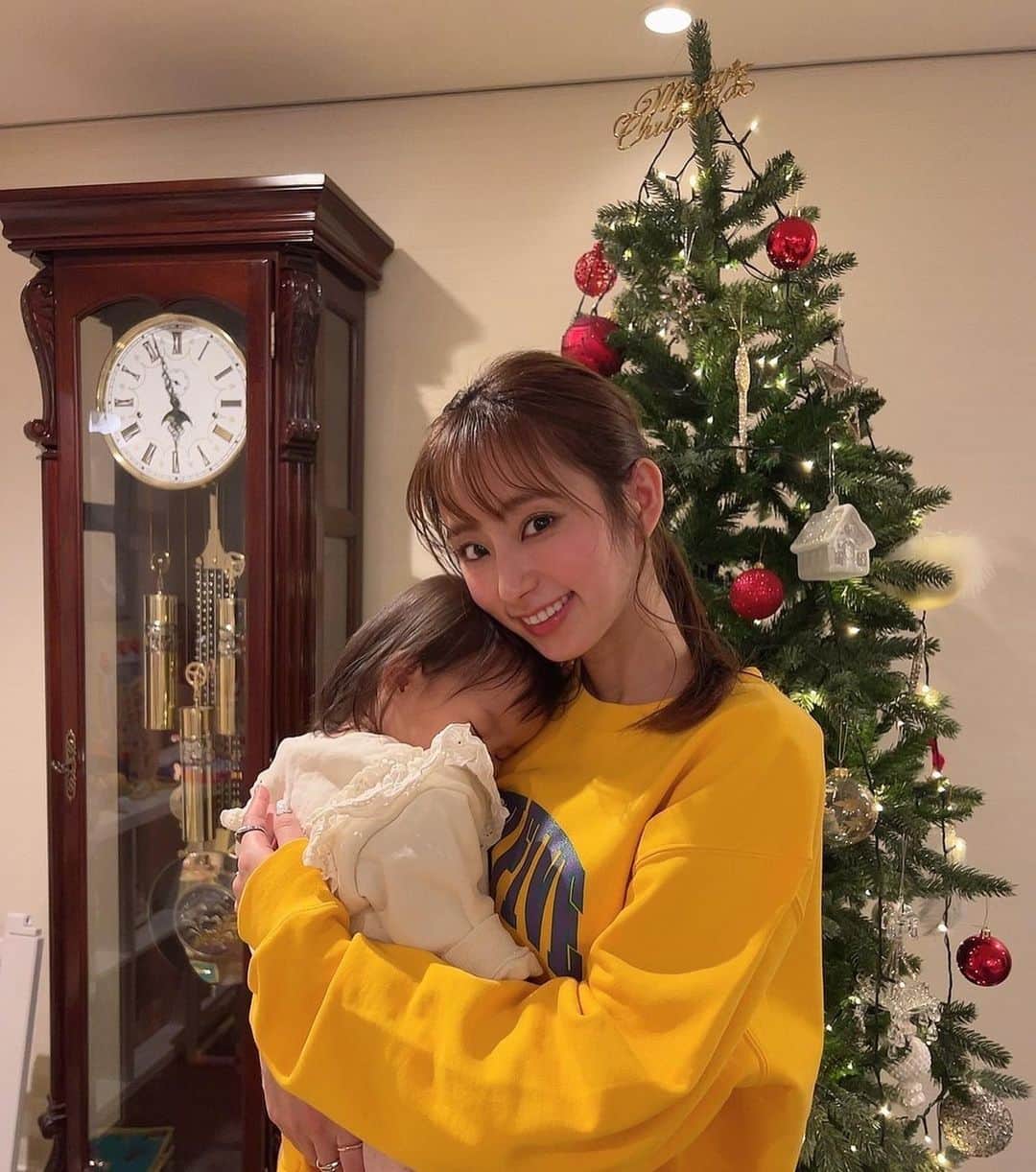 前田ゆうのインスタグラム：「ゆったんの妹まゆうちゃんがアメリカ🇺🇸からかえってきてやっとあえたぁ✨😊林家のみんなだいすきすぎる✨♡しかしほんとにねー第2の家族のようなそんざい❤️ まゆうは同い年なんだよ😁  しかしゆったんの娘、まはちゃんも大の仲良し❤️ ゆうの抱っこで寝てくれるのや甘えてくれるのがうれしくてうれしくて🥺❤️やっぱりゆったんの娘だな😉  きょうもたくさん癒されました😆😆😆」