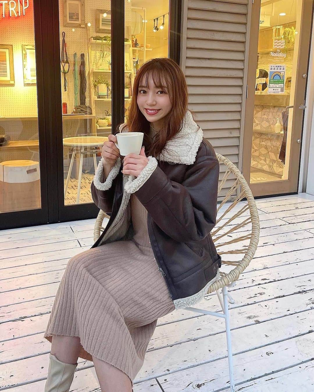 唯可（yuika）さんのインスタグラム写真 - (唯可（yuika）Instagram)「あっという間に冬ですね☃️ もうホットが欠かせない季節....🤎 この日のアウターは　@ungrid_official  さてさてPanasonicのサブスクリプションサービス foodableの発表会に参加してきました✨　@eatpick  今年の6月に始まったfoodableのサービスは 食材との出会いや美味しさを引き出すレシピや家電を 月額3,980円で届けてくれるんです🏡  今回は12/17からさらに追加されたサービスを体験👩✨ おうちでミクソロジーBar体験 おうちでグランピング燻製体験 おうちで世界のカフェ巡り体験 試食もさせてもらったんだけど、どれも美味しかったし 家電だけじゃなくてフルーツやお肉、コーヒー豆の産地にもこだわっていたりしてすごく素敵でした❣️ . . . . #ママコーデ #ママライフ#カフェ#カフェ巡り#コーデ#コーディネート#アウター#ファッション#サブスク#高身長女子#高身長コーデ#bonjoursagan#foodable #パナソニック #panasonic #pr」12月22日 18時24分 - yu.i.k.a