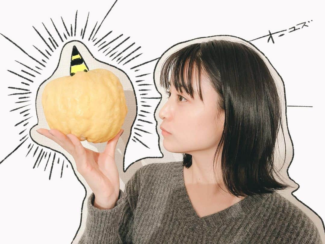 山本美月さんのインスタグラム写真 - (山本美月Instagram)「鬼柚子もらった(-人-)  大きい！   #mizukillustrations」12月22日 18時20分 - mizuki_yamamoto_official