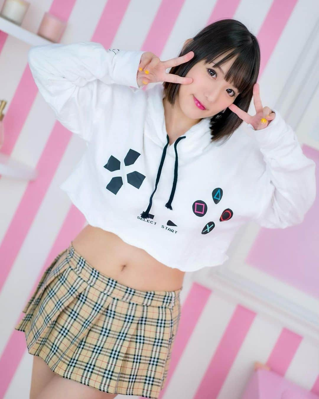 澁谷果歩さんのインスタグラム写真 - (澁谷果歩Instagram)「I cannot wait to play games again... はよゲームしたい！  🎮hoodie from @nerdy_bit」12月22日 16時41分 - shibukaho