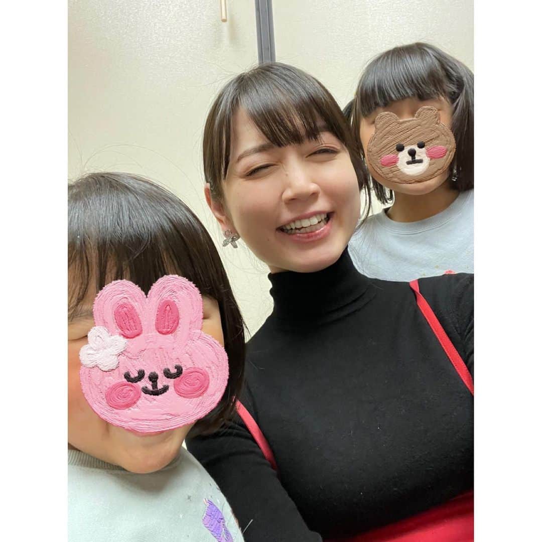 寺田ちひろのインスタグラム：「ウィンクが、、、できません！！😳 ⁡ 先日、地元で姪っ子と遊んだ時の写真です💕 ⁡ 3歳と6歳の姪っ子は、 お見せできないのが残念なくらい上手にウィンク😉🥰👏 ⁡  1枚目…右目(向かって左の目)だけつむっているつもりの私🙈 2、3枚目…できなくて笑っちゃった🤣 ⁡  です✨ 昔から苦手なんですよね… 生まれもった才能なのだろうか！？🤔 ⁡  あー楽しかった😆💕✨💕✨ ⁡ ⁡ #ウィンク #苦手 #姪っ子大好き #かわいいがとまらない #また遊ぼうね #フリーアナウンサー #気象予報士 #防災士 #日テレnews24キャスター #セントフォース」