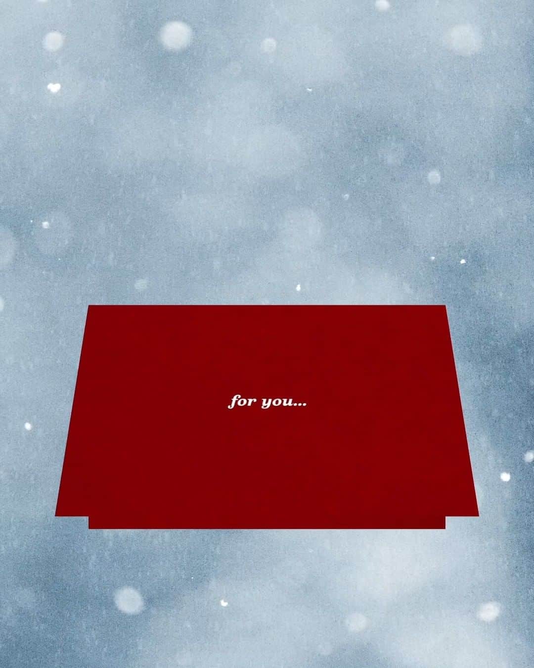 Destiny's Childのインスタグラム：「Doesn't it feel like Christmas? 3 more days 😬 Tag whoever you want to receive this holiday card 💌」