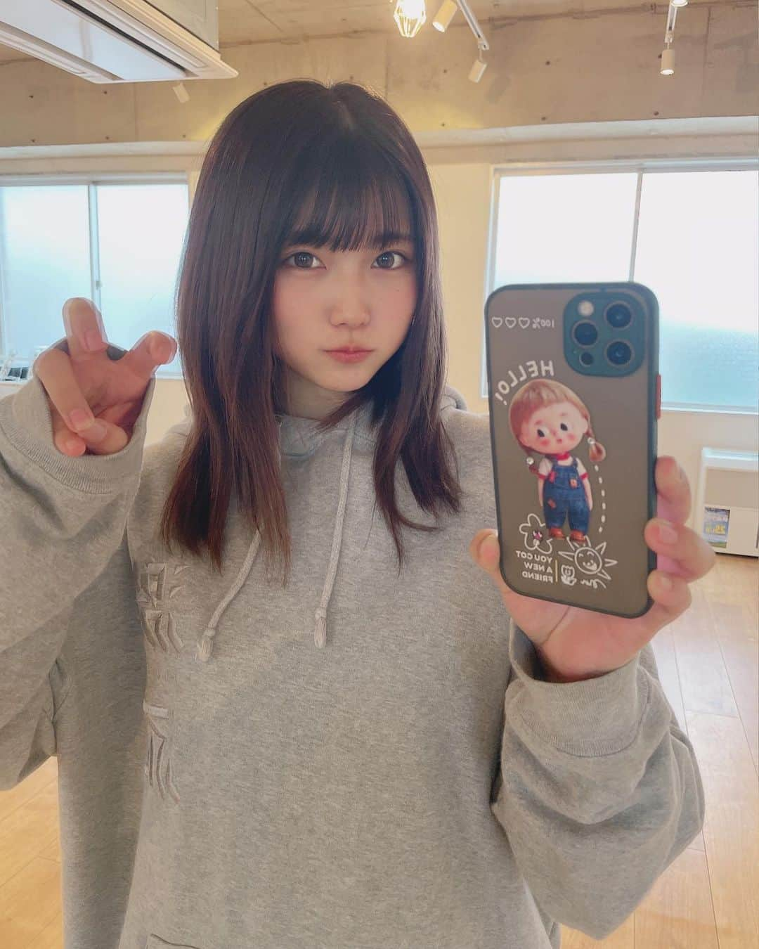 岩橋さきさんのインスタグラム写真 - (岩橋さきInstagram)「こんばんは〜！ 今日はボイトレ行ってきた🎤 茨城から車で行ったから８時間ほど運転した！！ 足が疲れたや〜！ほめて〜💗」12月22日 20時03分 - saki_iwahashi0705