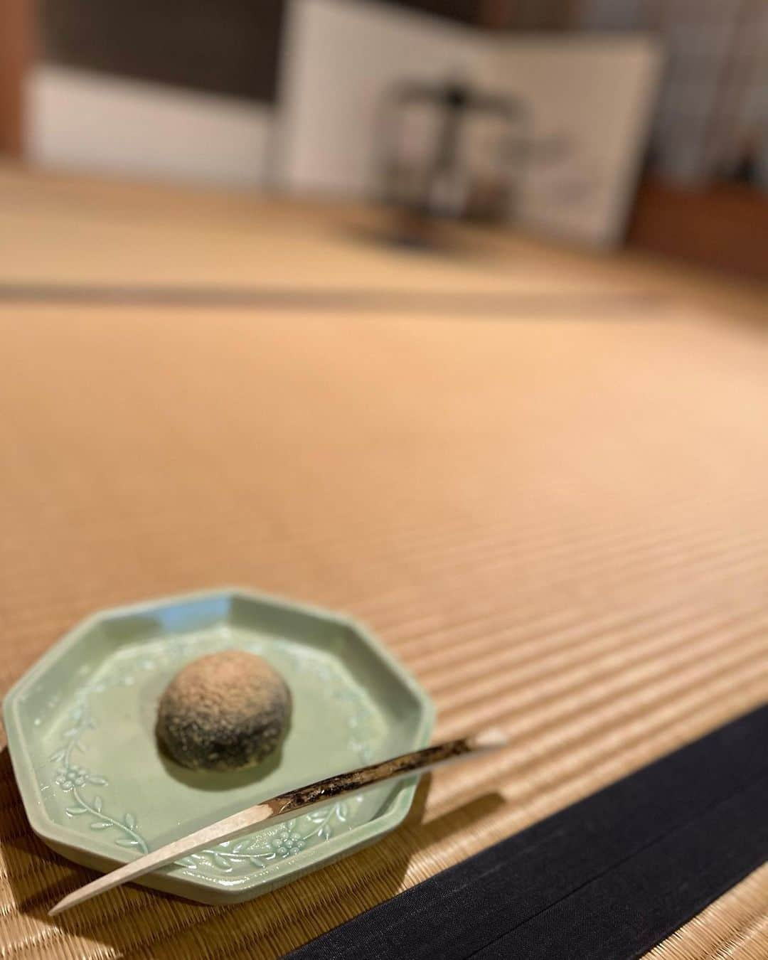 月央和沙さんのインスタグラム写真 - (月央和沙Instagram)「先日 京都へ🍵✨ 大好きなお友達にも会えました😊❤️ .  #お抹茶 #坊やも #お茶室デヴュー #光悦寺 #一真庵京都 #日本万歳」12月22日 20時05分 - kazusa_tsukio