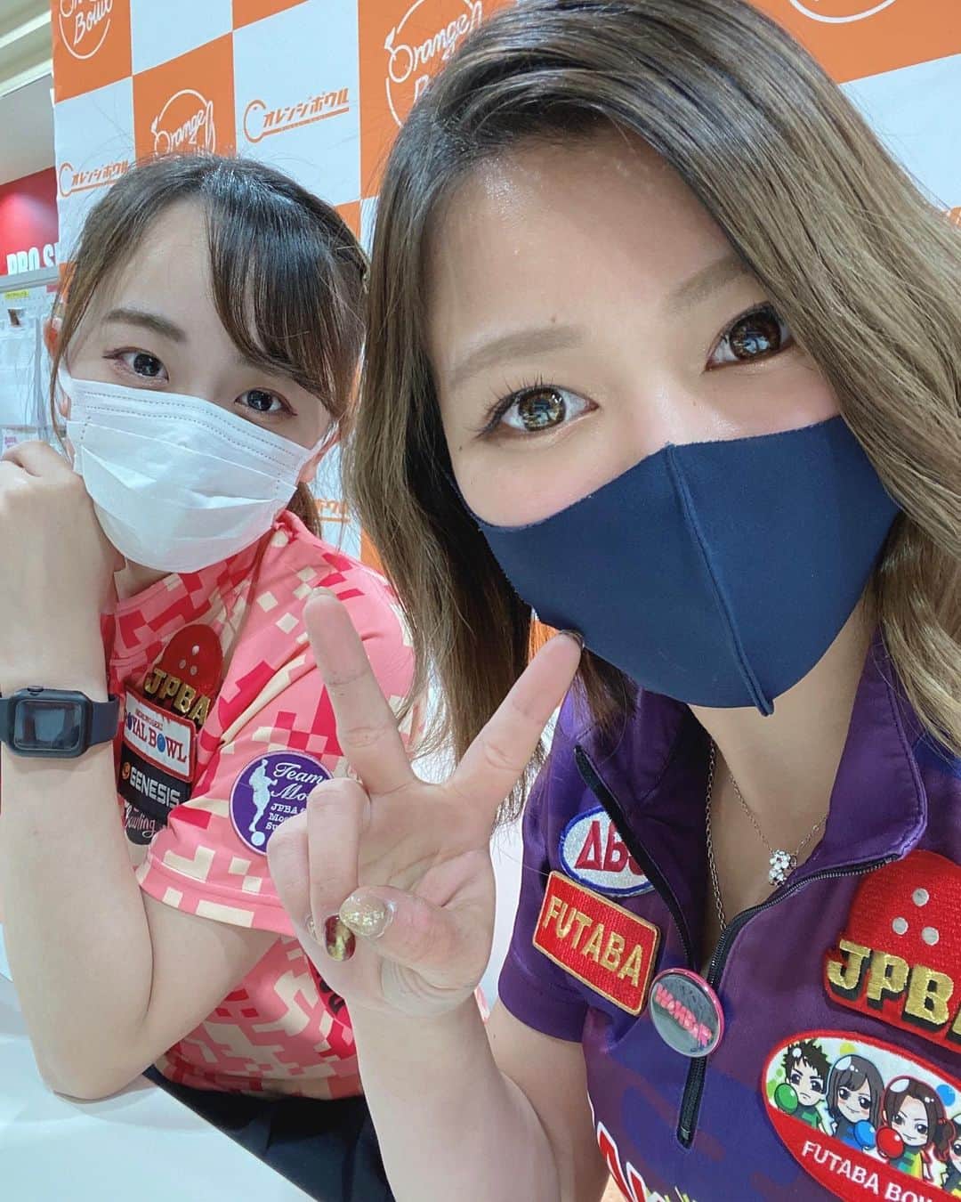 のインスタグラム：「. . 若菜ちゃん出してたから私もだそーっと🥰 年内ラスト #わむバー ご視聴ありがとうございました🥂 . . またインスタ更新サボりすぎてた😅😅 . . . #プロボウラー #水谷若菜 プロ #尾上萌楓 #ボーリング じゃなくて #ボウリング #ランクシーカー 様 #ライブ配信 #youtube #wombar #jpba #bowling #女子大生 #同級生 #本当に #仲良し #ビジネス じゃないよ #557 #581」