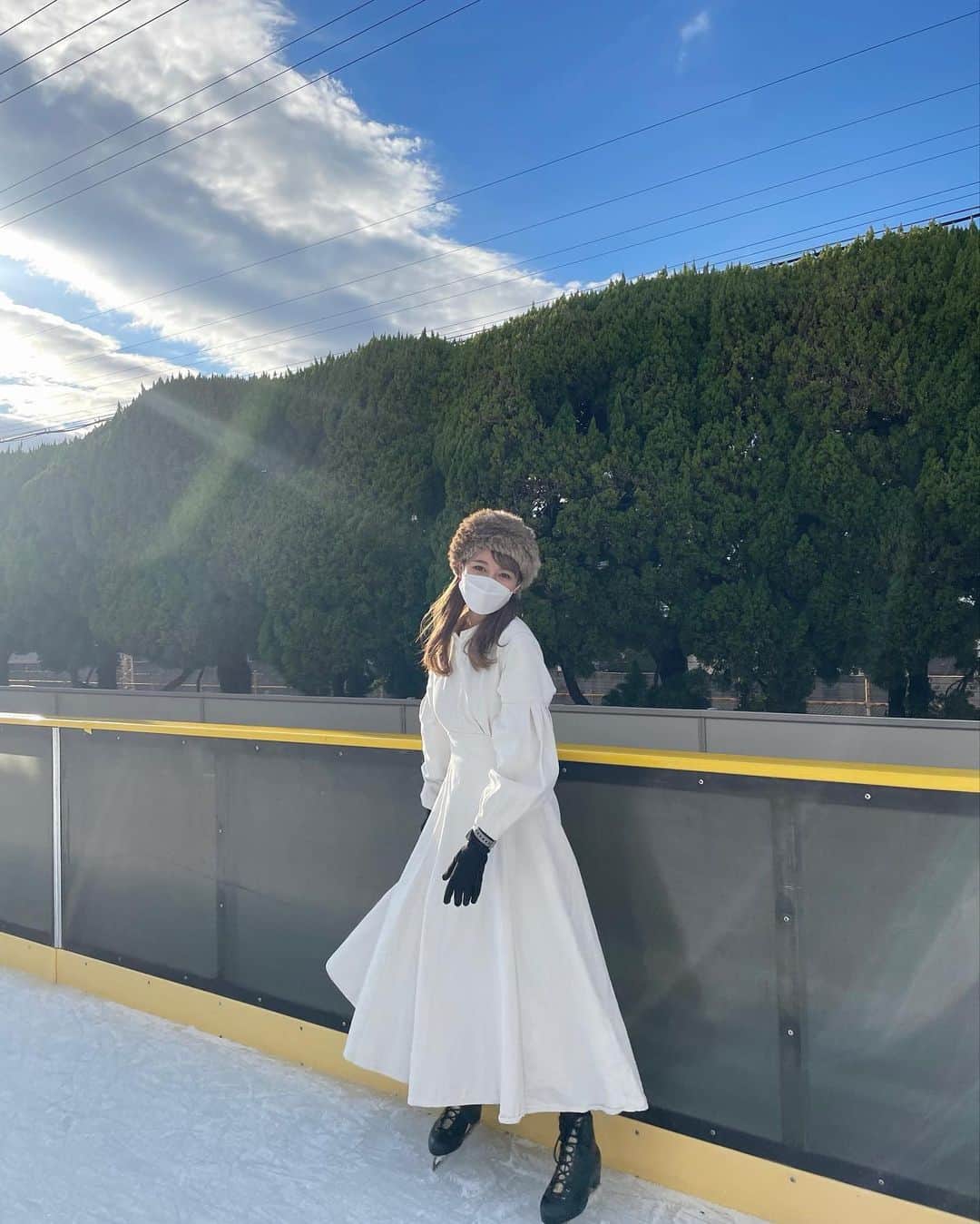 七原月乃のインスタグラム：「3時間もスケートした💂🏻‍♀️  #スケート」