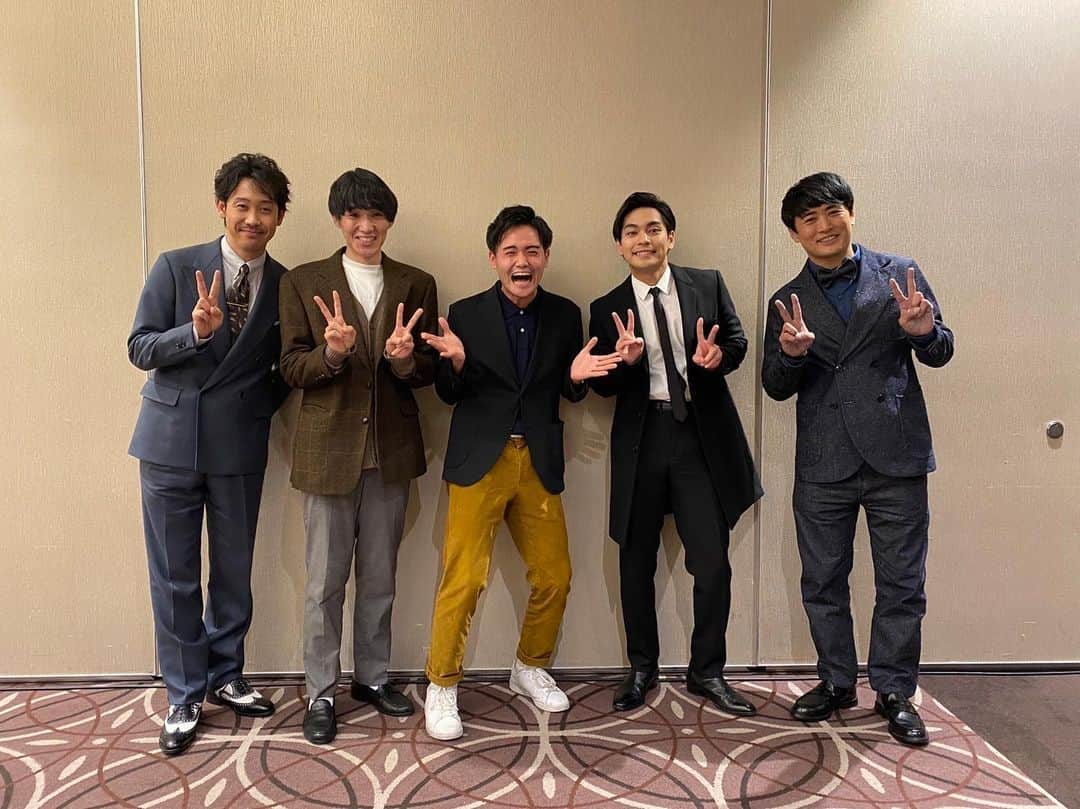 伊吹のインスタグラム：「家族が騒いだ幸せな写真。 本当にありがとうございました😊 . #浅草キッド  #大泉洋 #劇団ひとり #柳楽優弥 #伊吹とよへ」