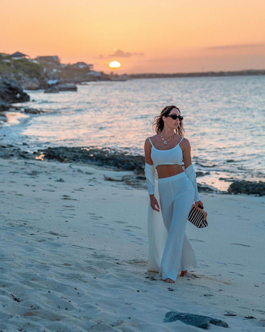ホープ・ビールのインスタグラム：「Craving the beach 🐚 . @shopherbeautylounge」