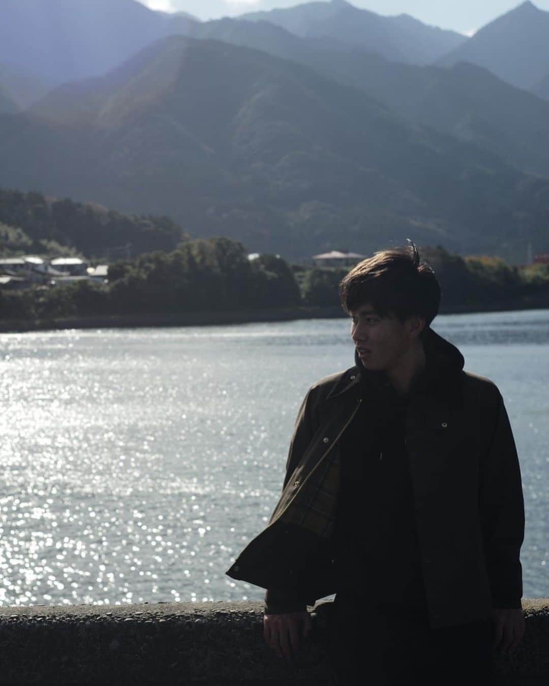荒木遼太郎のインスタグラム：「. 屋久島のわんくんショット📷  エモい感じで撮ってくれました  #屋久島」