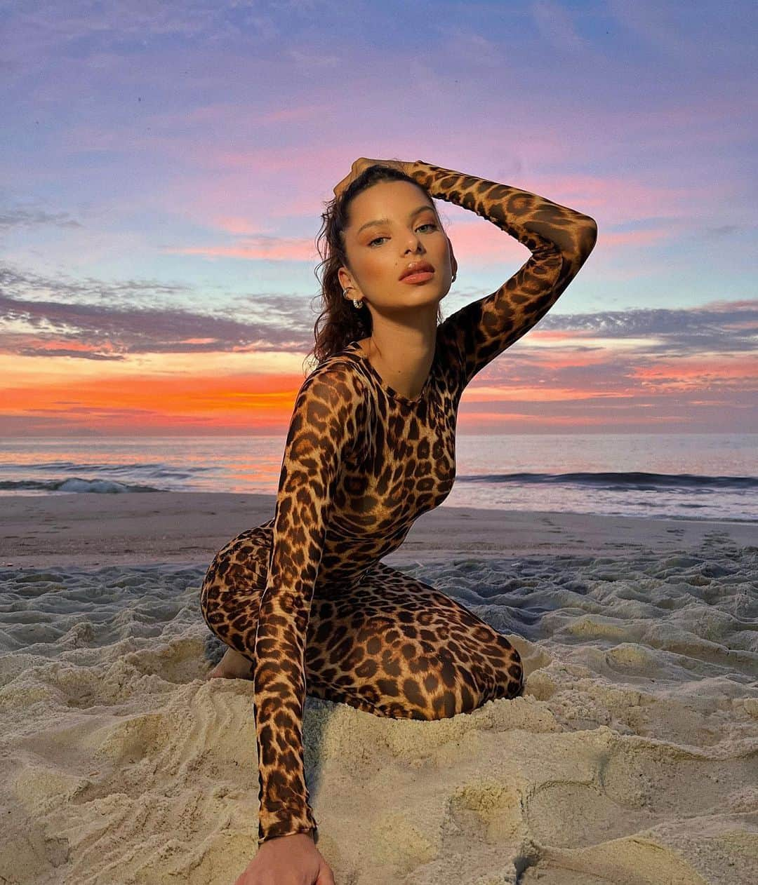 ブルーナ・リリオのインスタグラム：「A panterona está solta nas praias do Rio de Janeiro HAHAHAHA 🐆」