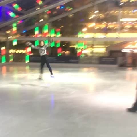 のインスタグラム：「Got the skates back on for a shoot in London last week! 🎅🏻🎄🎁」