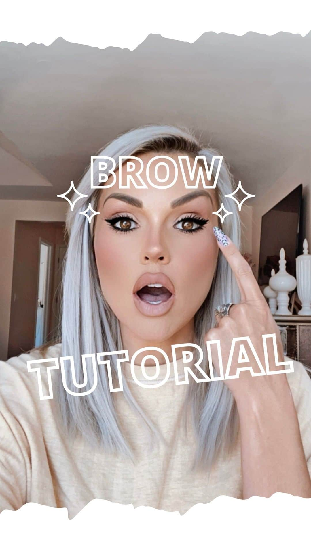 カンディー・ジョンソンのインスタグラム：「Here’s how to fill in and define your brows like a pro! I’ve been obsessed with defining, shaping & tweezing brows since I became a makeup artist 20 years ago! It’s the first thing I notice on a face that I know can change the whole face shape and frame it!   This is the classic, timeless, brow shape defining that will stand the test of Brow trends.   WHAT YOU NEED:  •Brow pencil (I used the Goof Proof Brow pencil in 3.5 from @benefitcosmetics)  •A spoolie brush - To brush up the eyebrows   •optional - a brow powder to fill in sparse areas - this helps stain the skin more and offers texture in places where brow hair is thin or not there   Hope this helps dazzle up your brows and face!  #makeup #makeuptips #beauty #brows #makeuptutorials #browshaping #beautytips #beautyaddict」