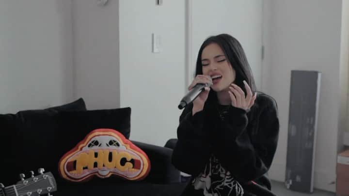 マギー・リンデマンのインスタグラム：「my favorite song ever 🖤scene one- james dean & audrey hepburn @sleepingwithsirens link in bio <3」