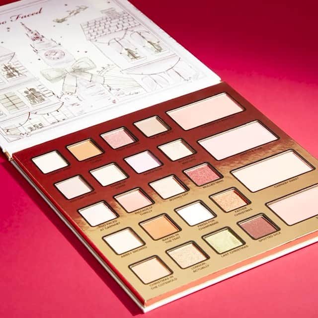 Too Facedのインスタグラム：「This Christmas transport yourself across the pond to London! ✨💖 Our Christmas in London set is full of eyeshadows and blushes that will help you create endless looks, plus did we mention it smells like English Toffee!? 😍 Shop now from @douglas_cosmetics #regram #toofaced #tfcrueltyfree」