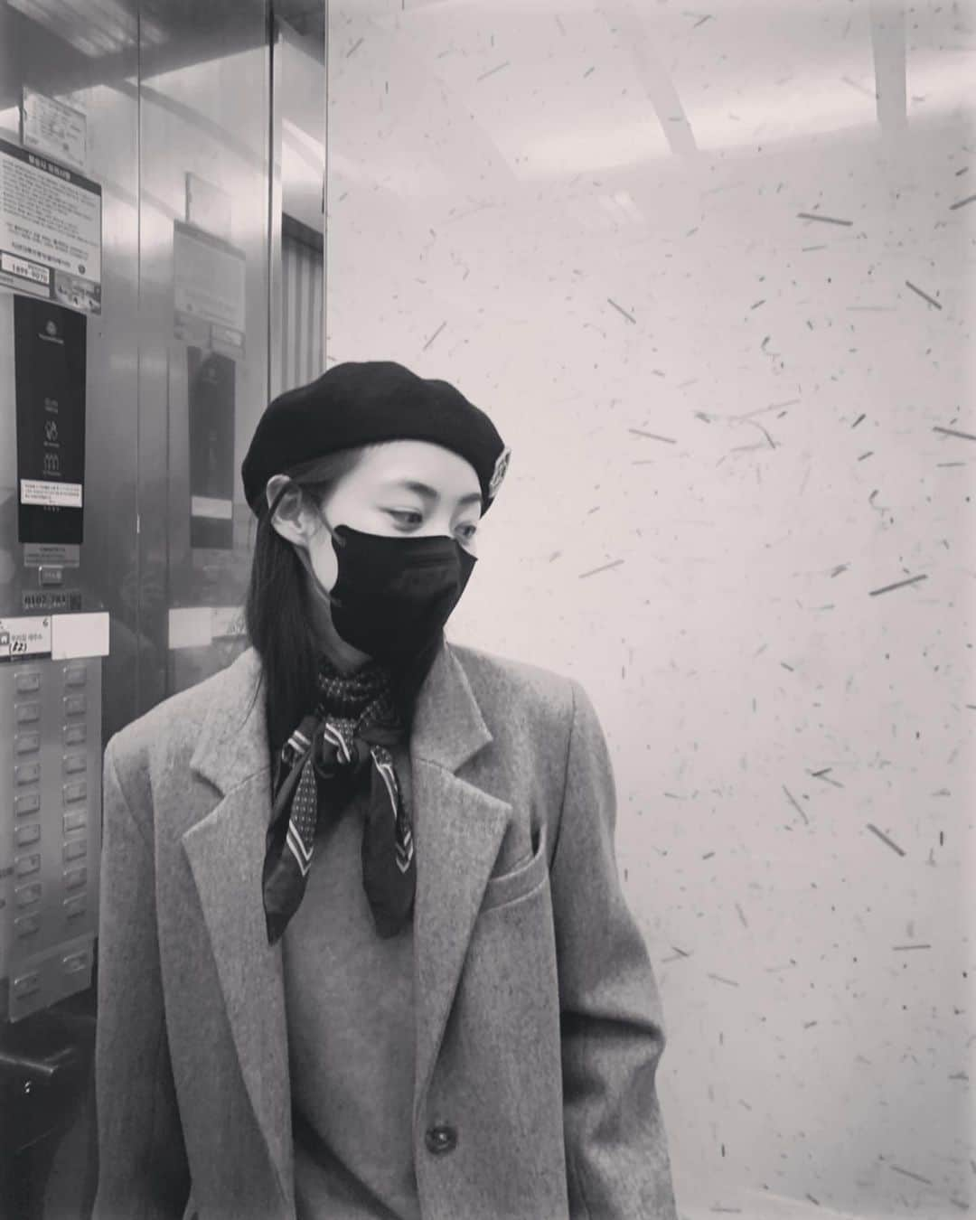 イ・ヨニさんのインスタグラム写真 - (イ・ヨニInstagram)「🧣☃️」12月23日 10時35分 - yeonhee.luv