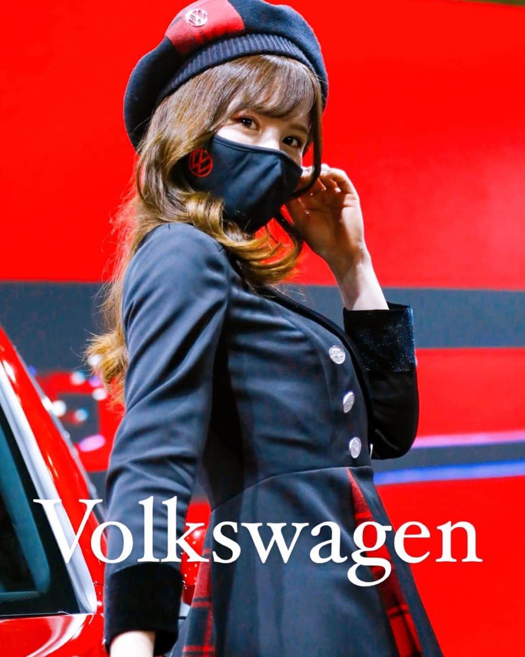 那津あやこのインスタグラム：「Volkswagen❤️ ⁡ ⁡ #Volkswagen #TAS #TAS2022 #那津あやこ #東京オートサロン #オートサロン #幕張メッセ #幕張 #vw #model #mc #golf #model #gti #talent #car #japan #japanesegirl #tokyo #followme」