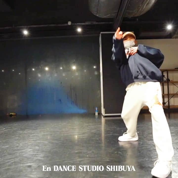 ハルアジタマのインスタグラム：「🖤𝙅𝙪𝙣𝙣𝙖 𝙨𝙖𝙣 𝙡𝙚𝙨𝙨𝙤𝙣 🖤 久しぶりにJUNNA さんの Lessonを受けれて最高に楽しくて幸せでした💫💖 すっごく緊張しました🤯❤️ また Lesson楽しみにしてます😍❤️ • Ain’t Thinkin’Bout You @shadmoss @chrisbrownofficial  • #dancer #dance #hiphop #japan #lovedancers #dancevideo #shibuya #endancestudio #endance #followｍe #dance4life #liketime #15yearsold  #楽しかった #ダンス動画投稿 #ダンス動画 #レッスン #ヒップホップ #渋谷 #幸せな時間 #15歳 #춤 #즐거웠다 #행복 #수업 #15세  • • @junnayagi4 san ありがとうございました🙇🏻‍♀️💖☺️」