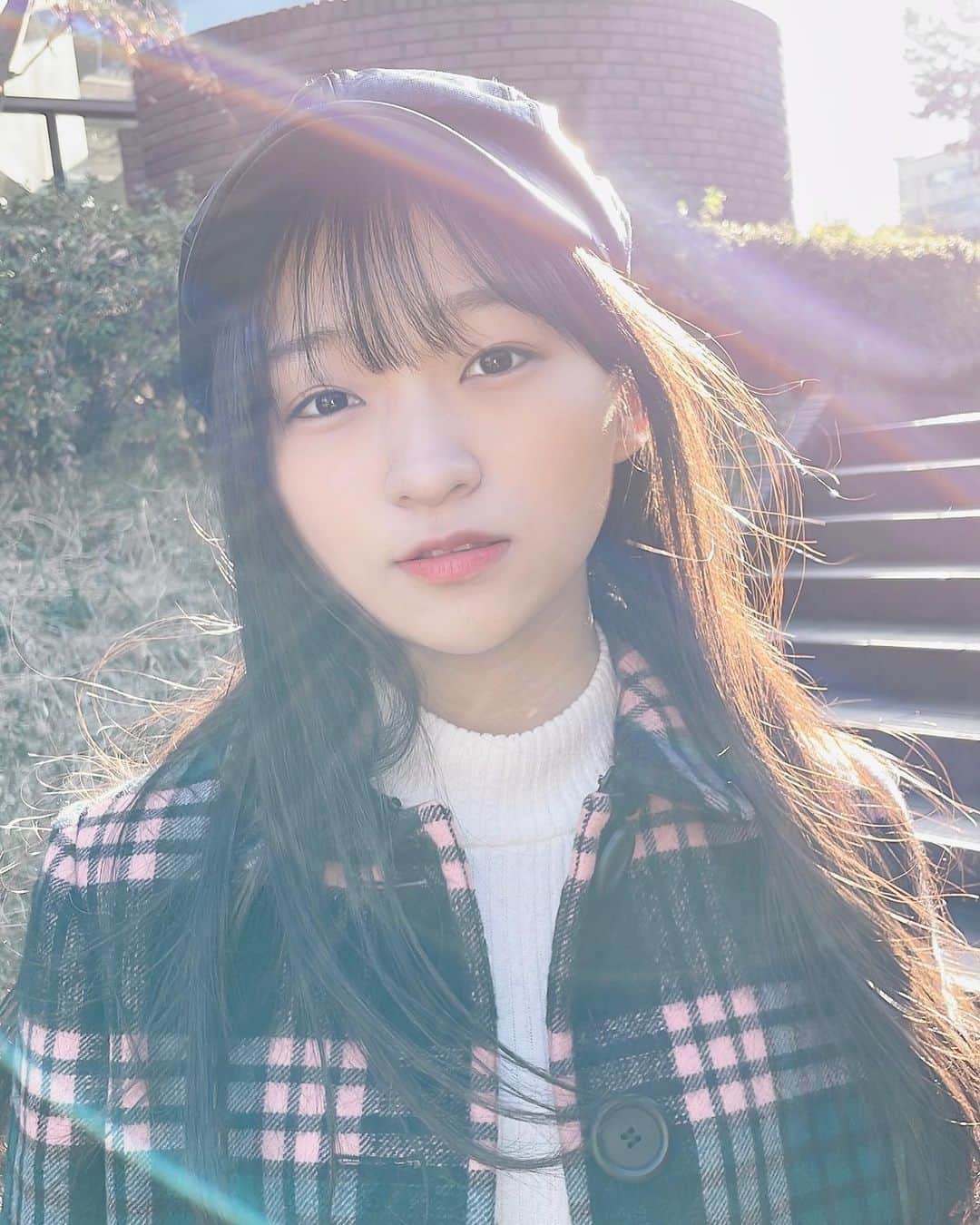 前野えまさんのインスタグラム写真 - (前野えまInstagram)「快晴☀️ ・ ・ #おはようございます  #快晴 #冬の朝 #冬コーデ  #行ってきます  #18歳 #高校3年生 #ポートレート   #goodmorning #fineday #eighteen  #followme #tagsforlikes #tflers #tagsforlikesapp #actress #actor #girl #photography #portrait #japanesegirl #portraitphotography #daily_phot_jpn #japan_daytime_view」1月21日 7時40分 - maeno_ema