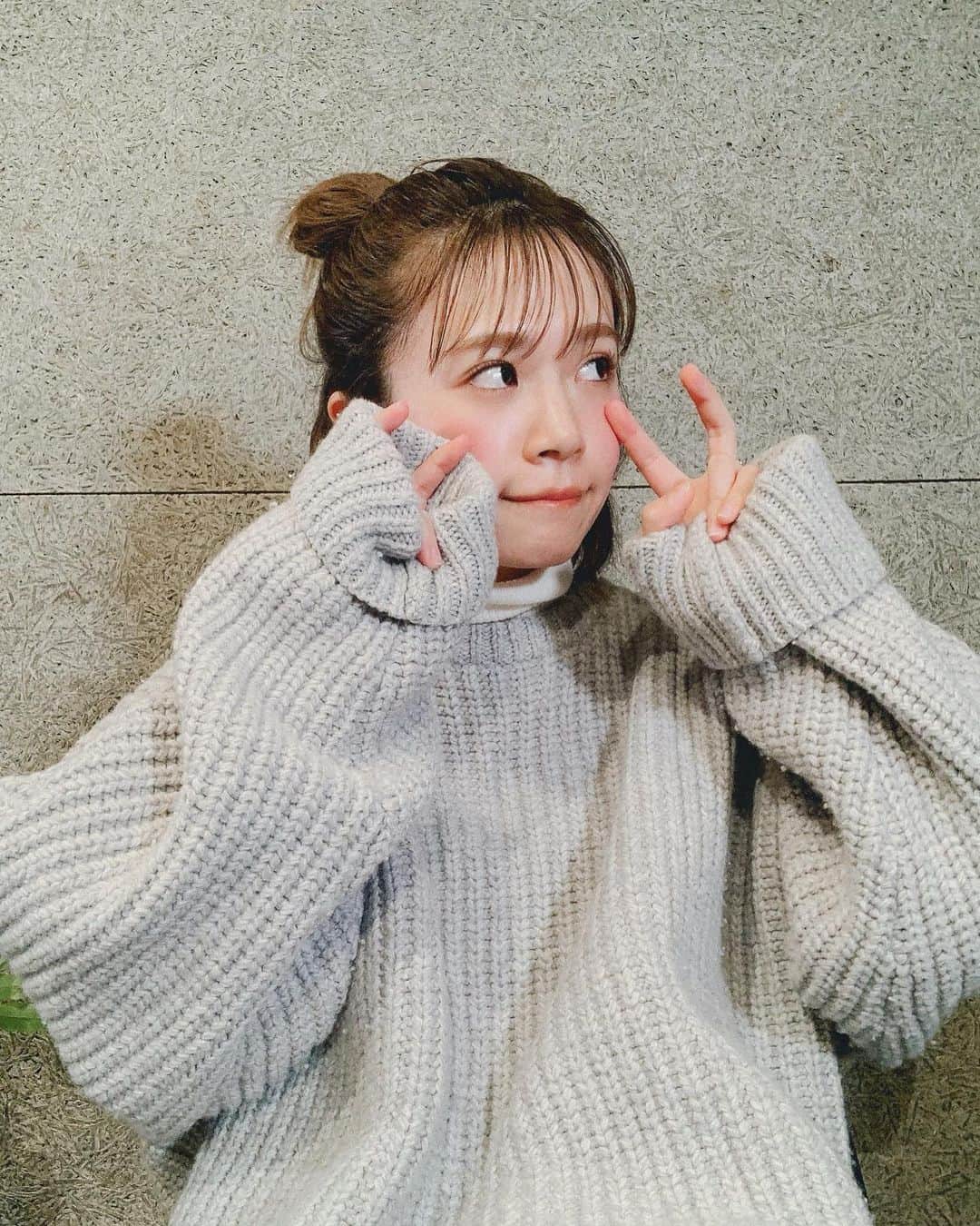 菜乃花のインスタグラム：「お知らせ。  インスタライブにて告知しました、 コンカフェ一日店長は延期、中止はございません。  ちなみに今週です。1/23 (日)です。  千葉テレビさんの番組企画も含めての一日店長となっております。  珍しく可愛い格好をします！🤭 @mirarecafe の制服を着ます……🤭  激レアイベントなのでお見逃し無く🥺！」