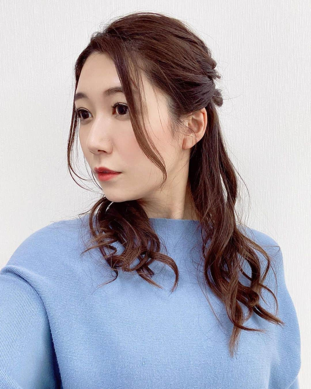 穂川果音さんのインスタグラム写真 - (穂川果音Instagram)「hairstyle  ハーフアップです😊 この日は、イヤーカフをつけてみたよ✨ いつもイヤリングなので新鮮！」1月21日 14時10分 - hokawakanonn