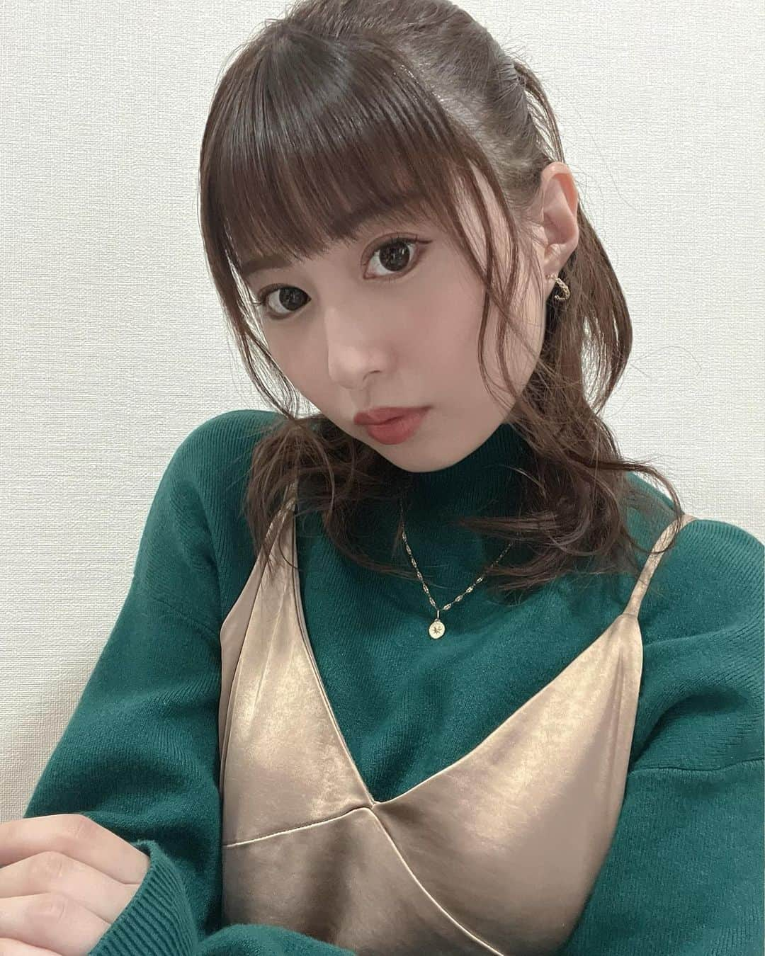 成瀬心美さんのインスタグラム写真 - (成瀬心美Instagram)「☺︎ . . やっほー！ . こんなおすましした顔で スヌーピーの毛糸の腹巻き しております。 . バレないようにしなければ 、、 バレるようなこともないんですけどね😏 . . でも女の子は 体をしっかり 冬場は体をあたためてね❣️ . . #snoopy #腹巻き #てへ」1月17日 18時53分 - coco3ndazo